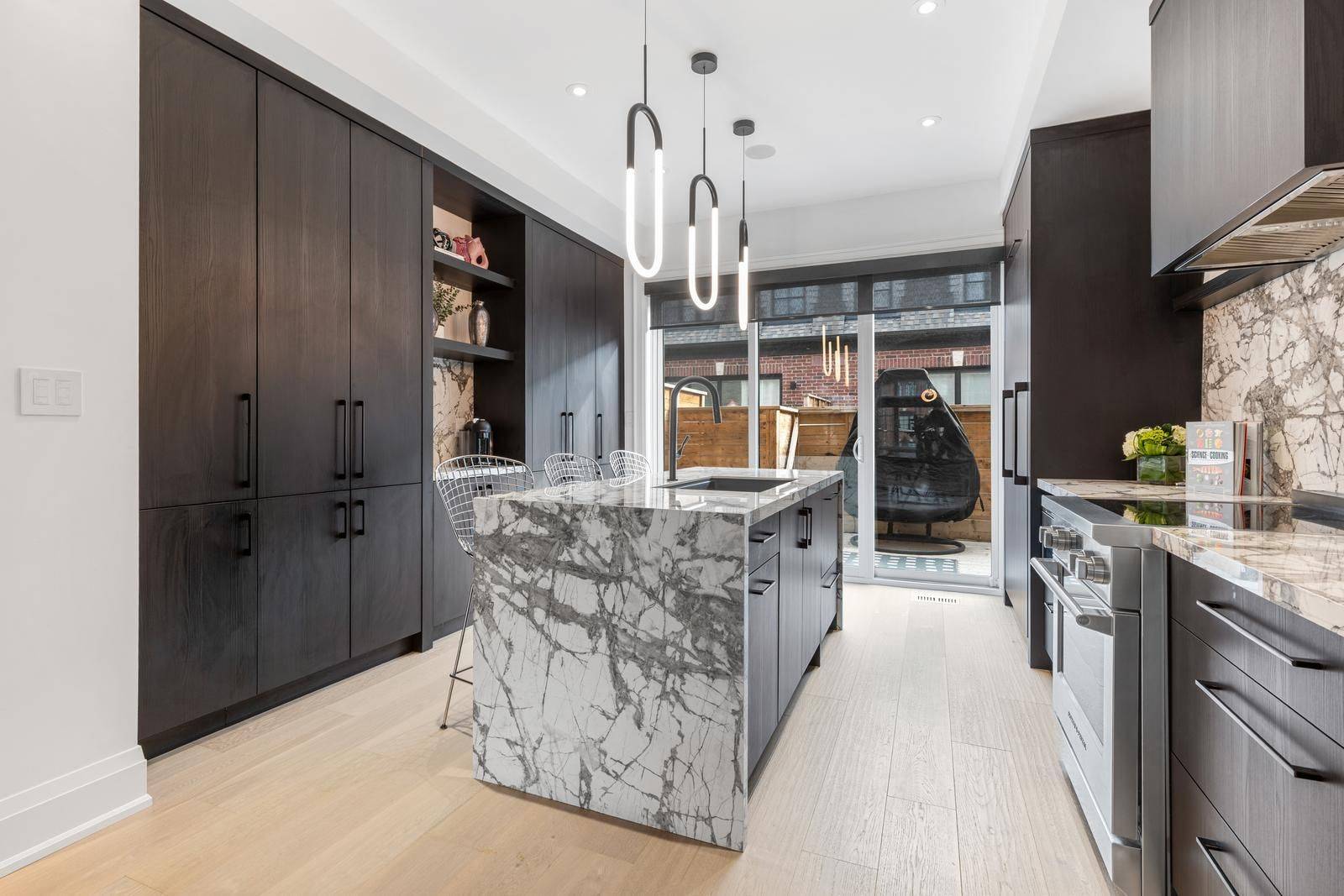 Mississauga, ON L5M 2P6,10 Lunar CRES #24