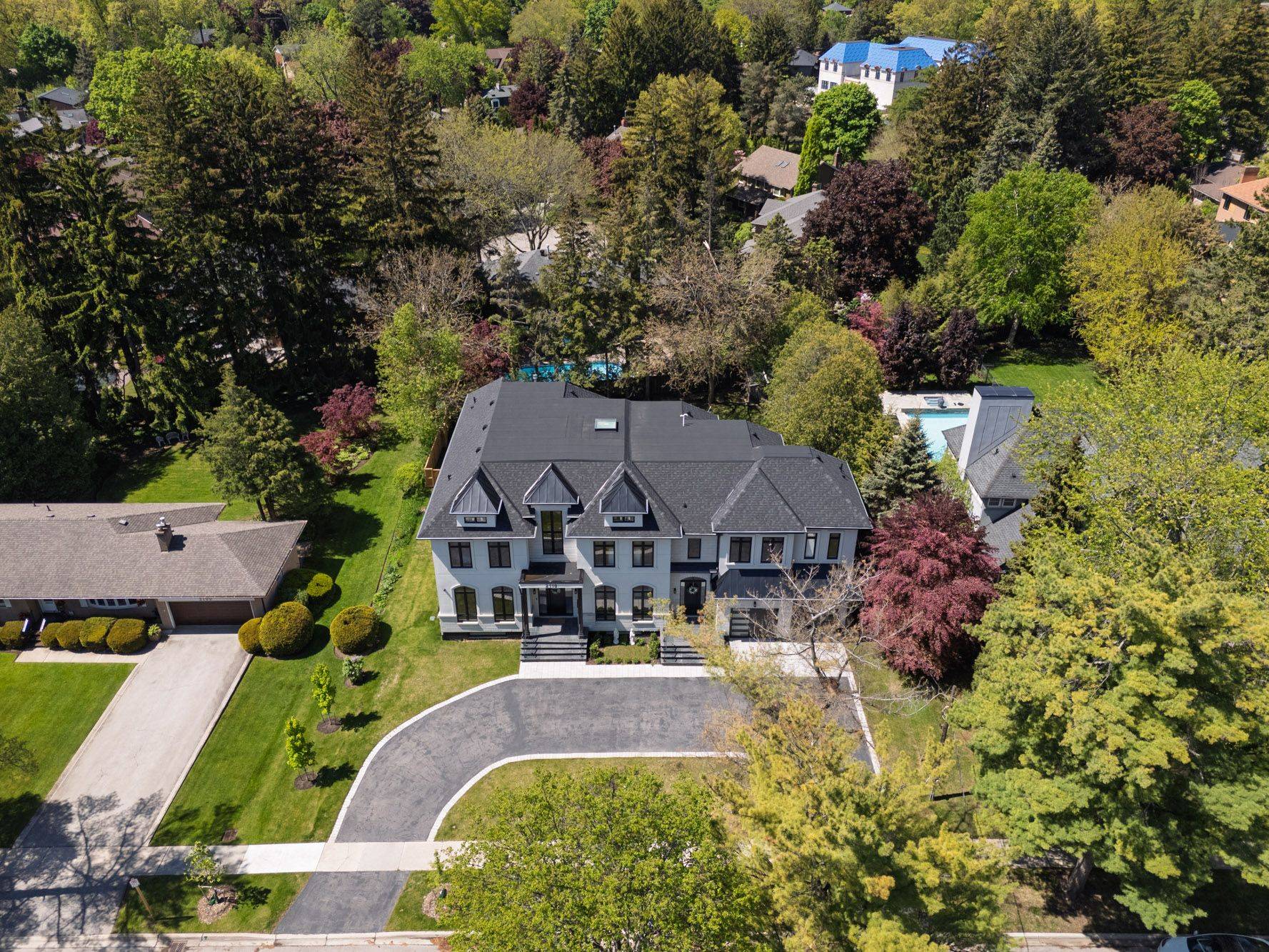 Mississauga, ON L5H 3J1,2110 Stonehouse CRES