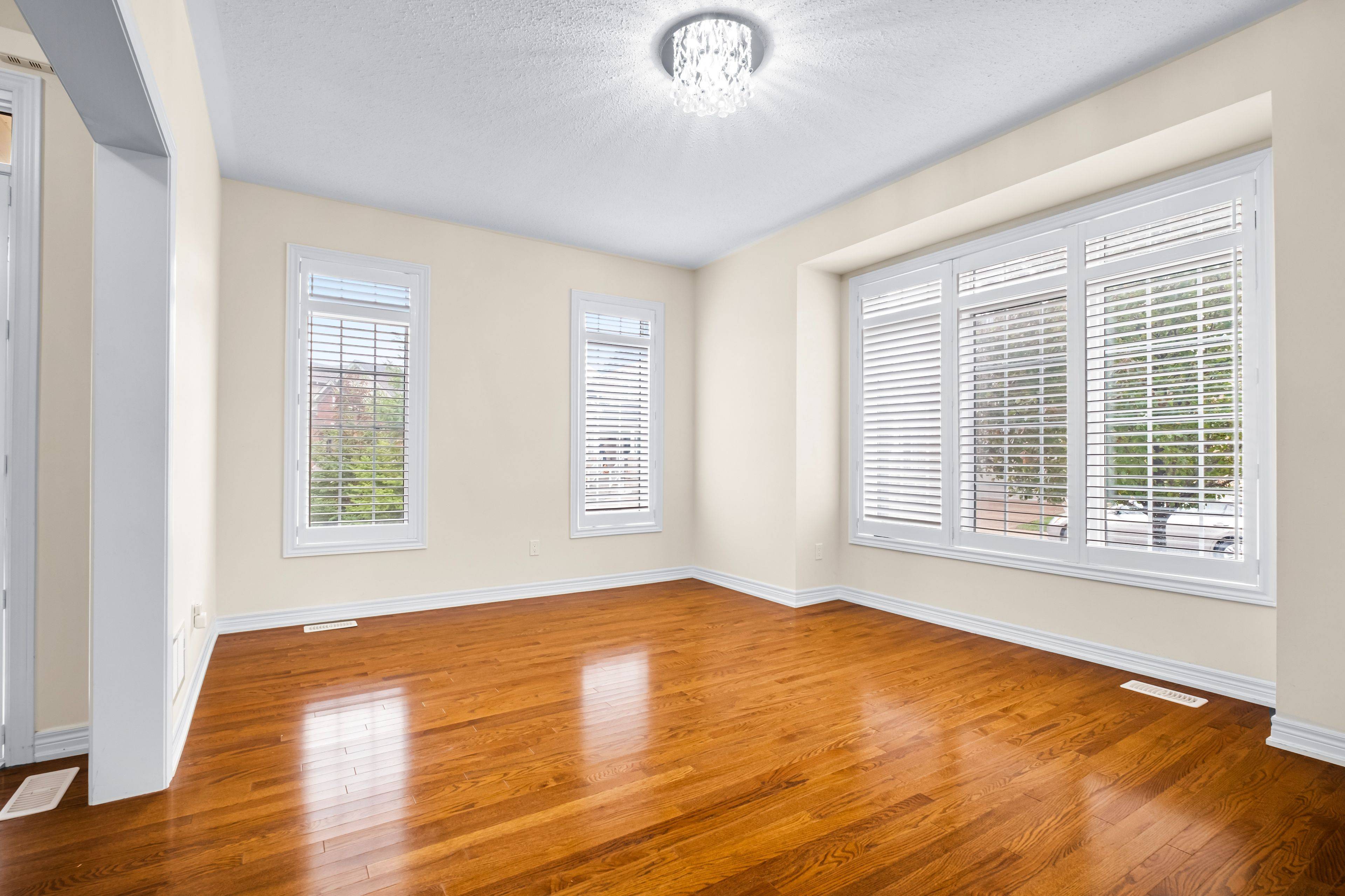 Brampton, ON L6R 3Z6,35 Lobelia ST