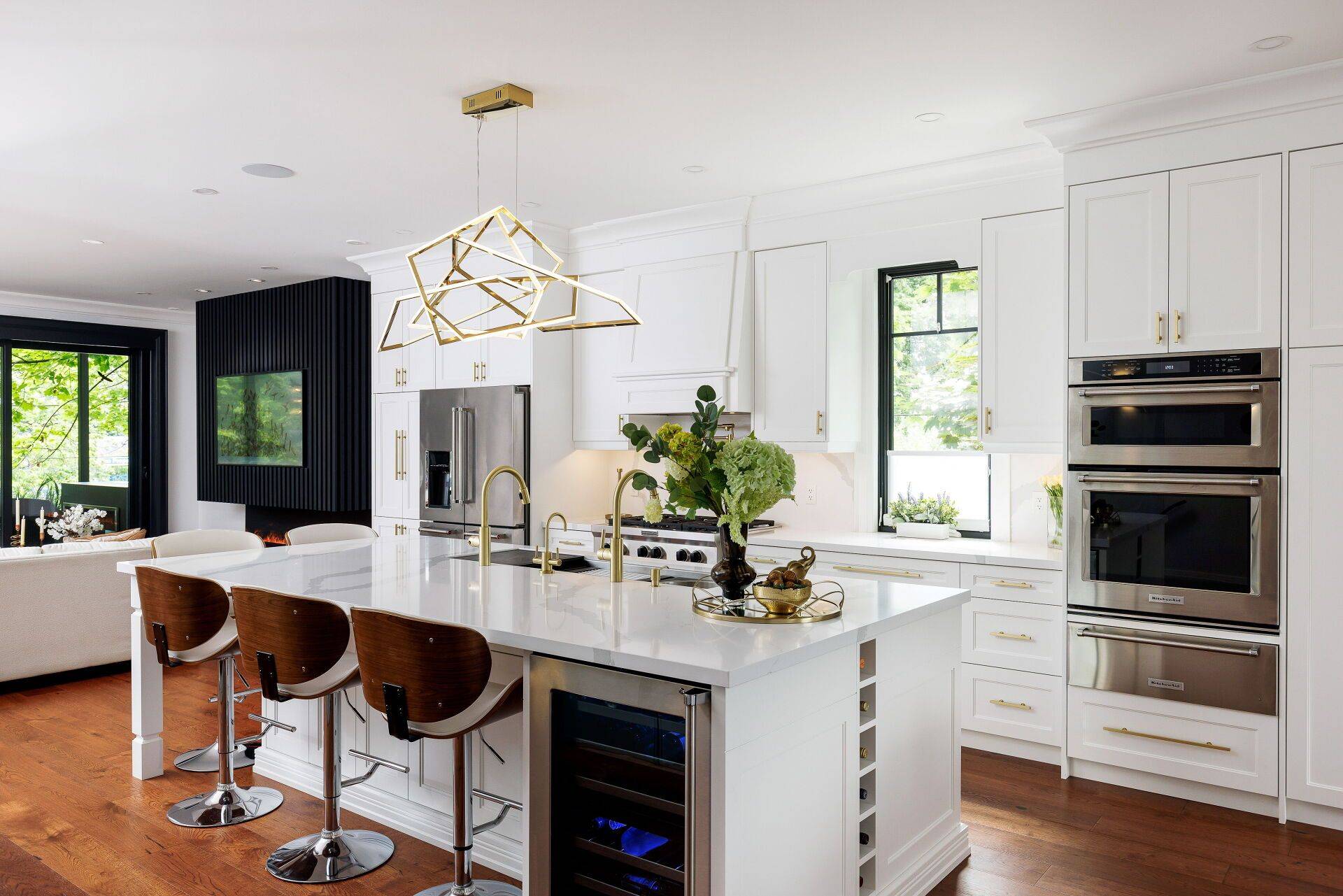 Toronto W06, ON M8V 2X7,31 Third ST