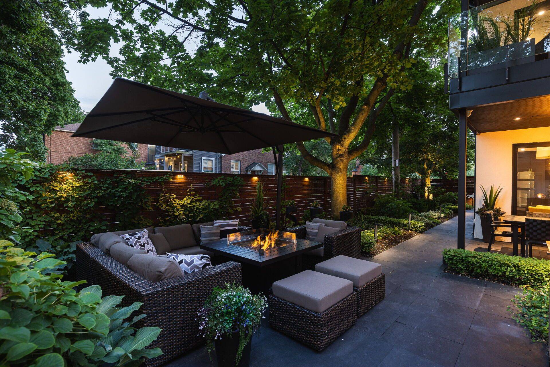 Toronto W06, ON M8V 2X7,31 Third ST