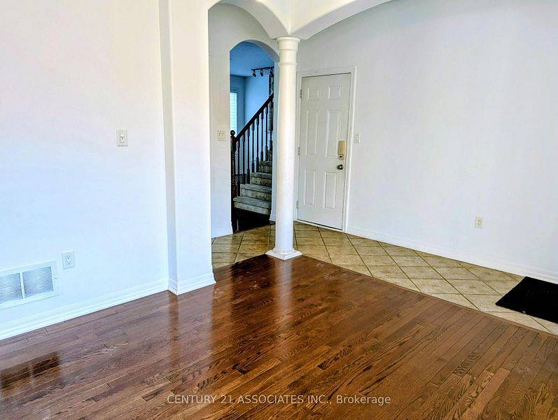 Hamilton, ON L8E 0C6,177 Montreal CIR