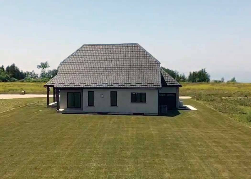 Bluewater, ON N0M 2T0,73590 Irene CRES