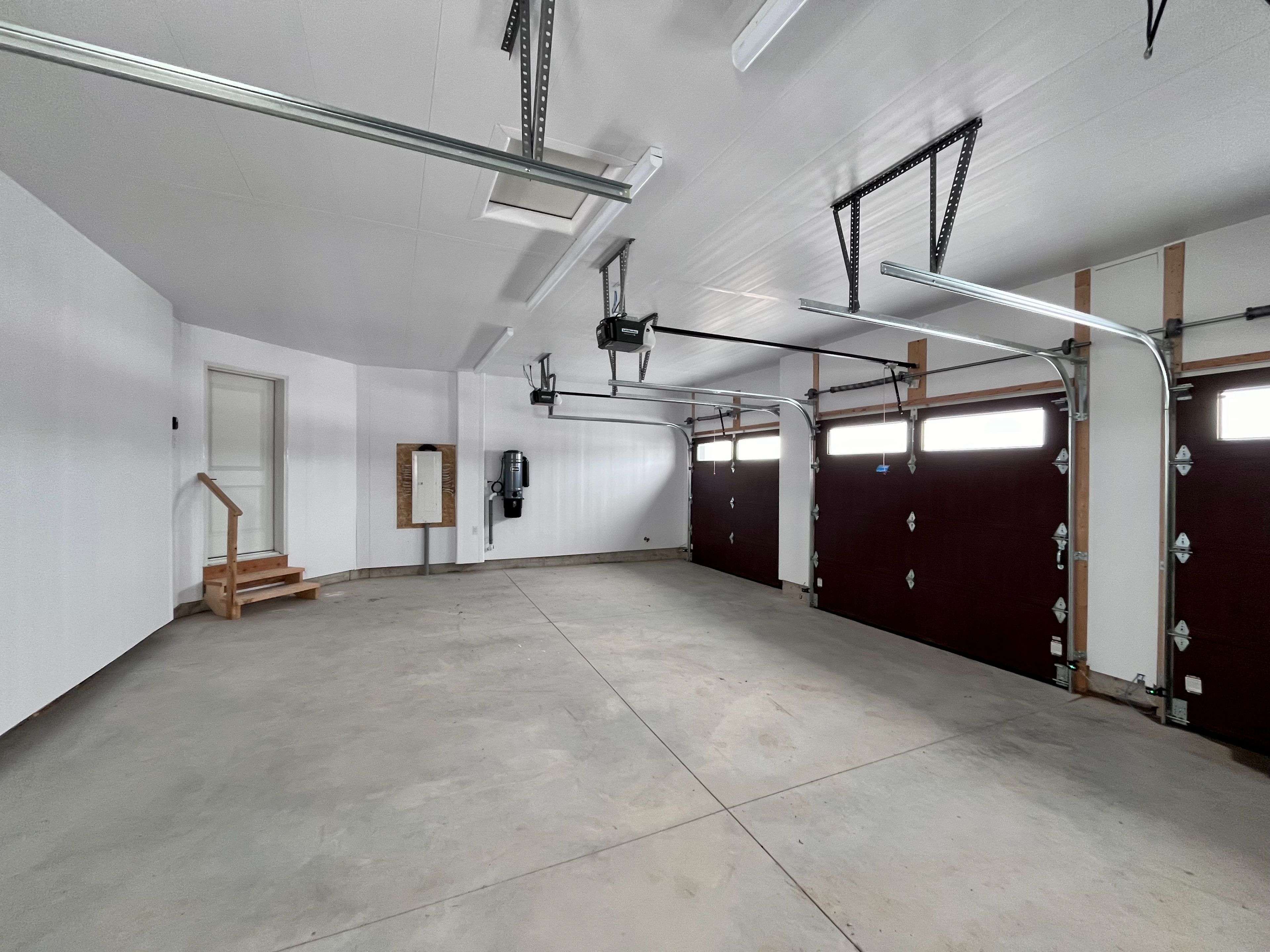 Bluewater, ON N0M 2T0,73590 Irene CRES