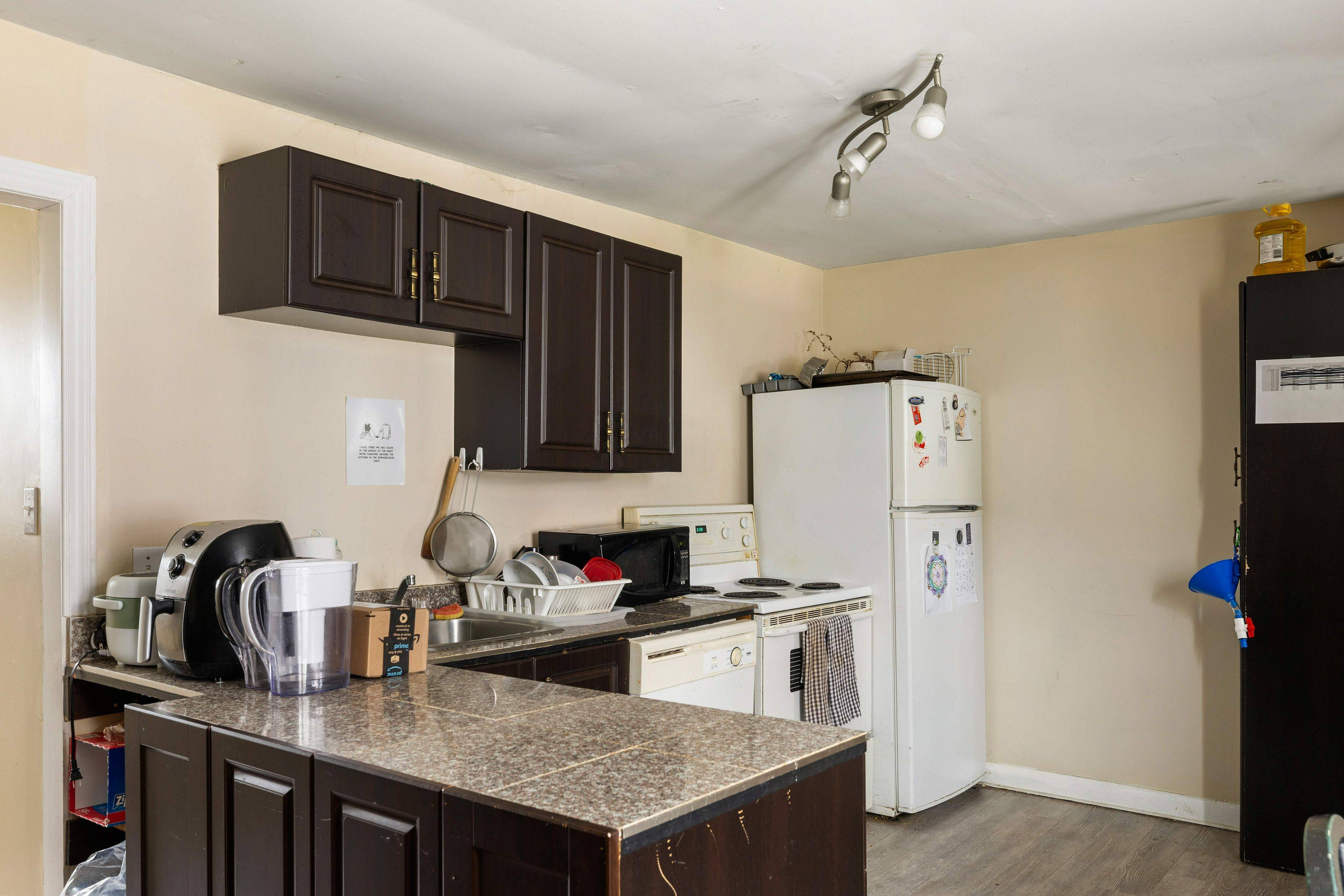 Kingston, ON K7K 1E3,242 Colborne ST