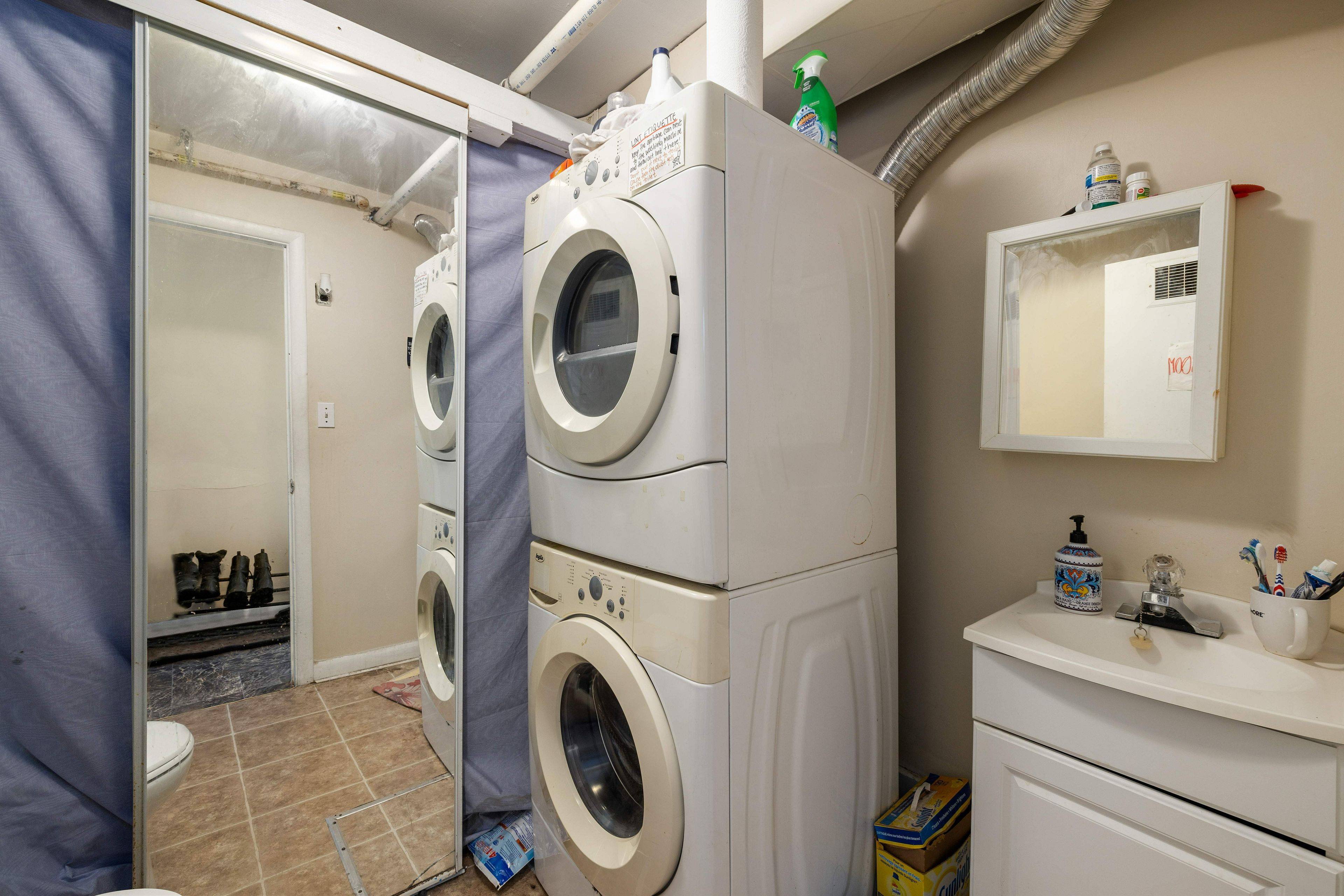 Kingston, ON K7K 1E3,242 Colborne ST