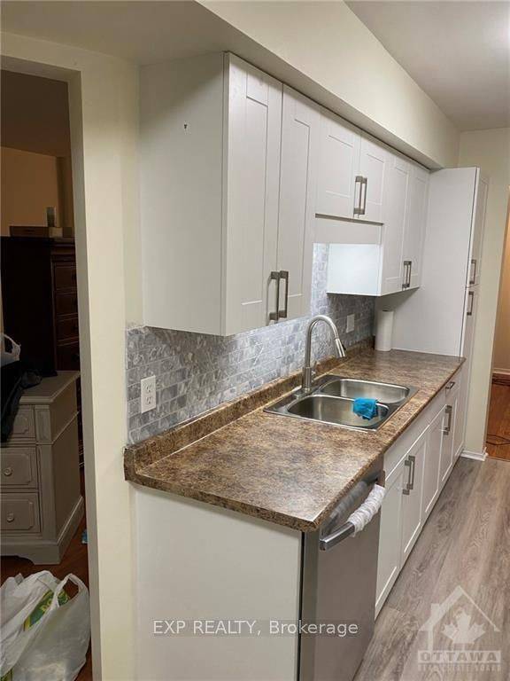 Barrhaven, ON K2G 6B8,278 STONEWAY DR