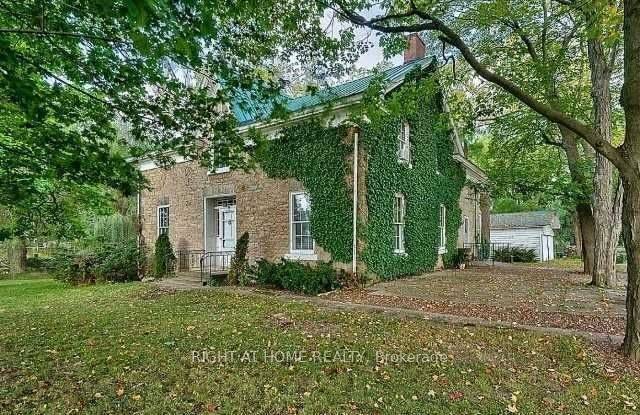 Hamilton, ON L8B 0G7,545 Dundas ST E