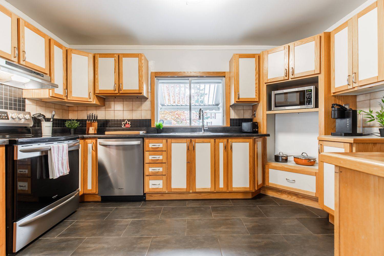 Hamilton, ON L8G 3N3,60 Lake Avenue DR