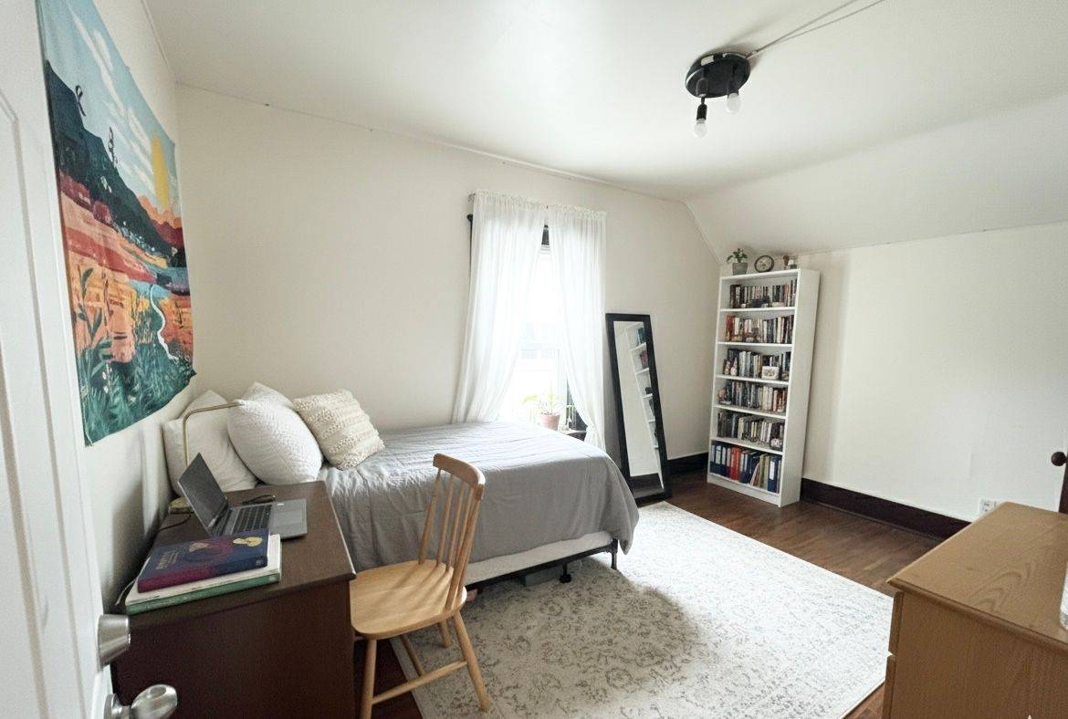 Waterloo, ON N2J 3B4,179 Regina ST N