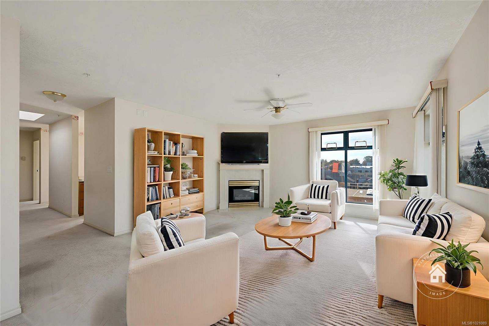 Victoria, BC V8V 2Z1,1063 Southgate St #405