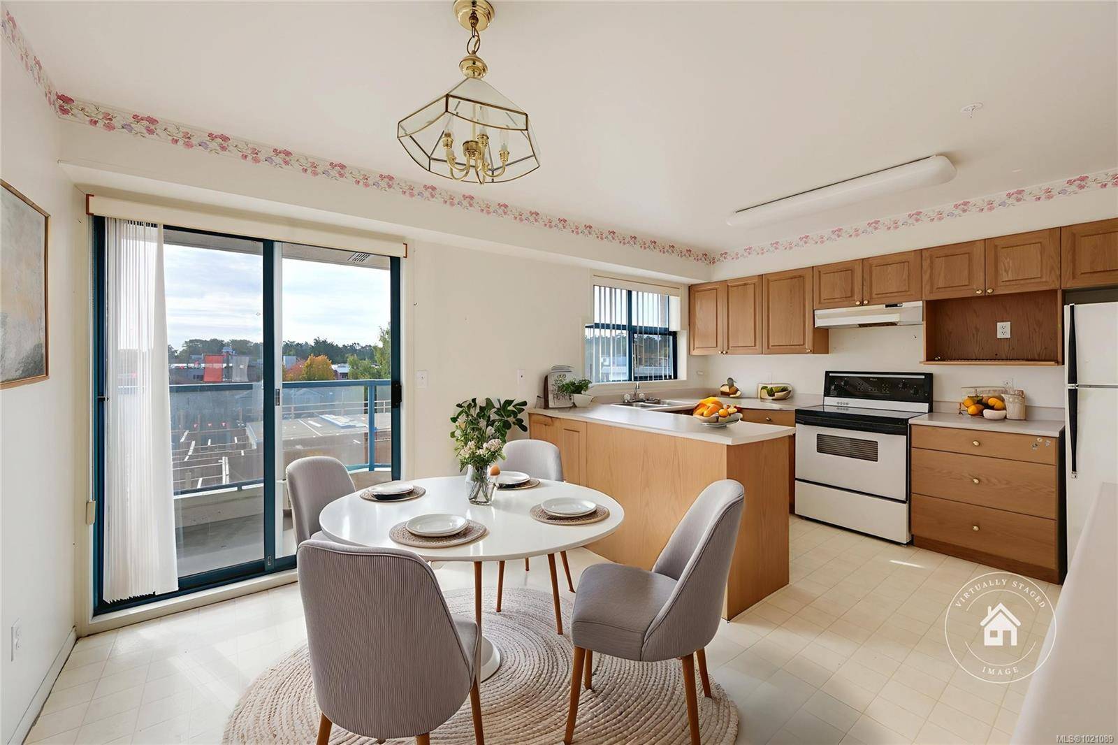 Victoria, BC V8V 2Z1,1063 Southgate St #405