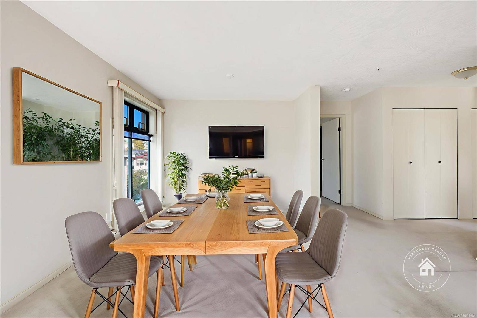 Victoria, BC V8V 2Z1,1063 Southgate St #405