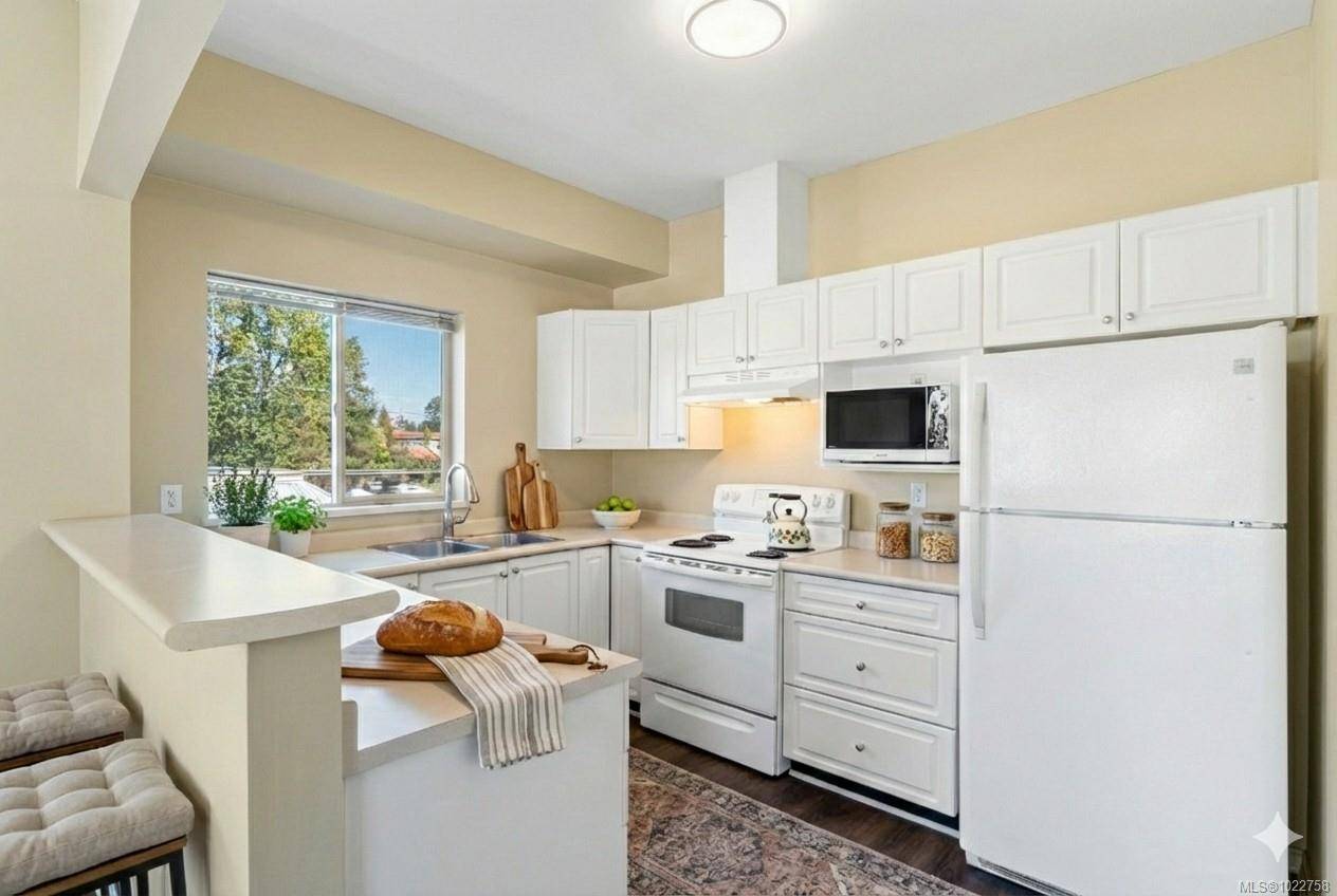 Parksville, BC V9P 2H6,125 McCarter St #207