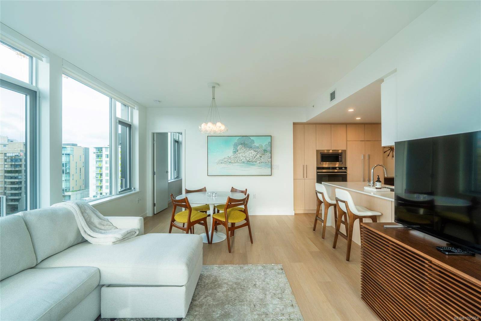 Victoria, BC V8V 3M8,1100 Yates St #810