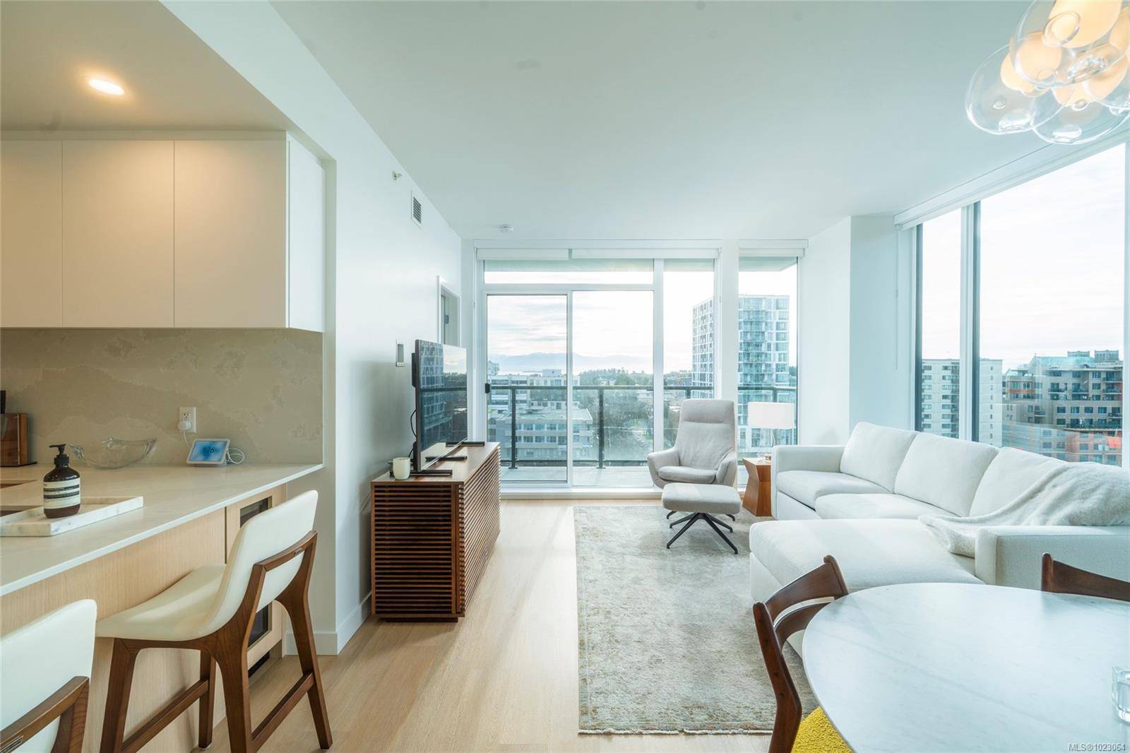 Victoria, BC V8V 3M8,1100 Yates St #810