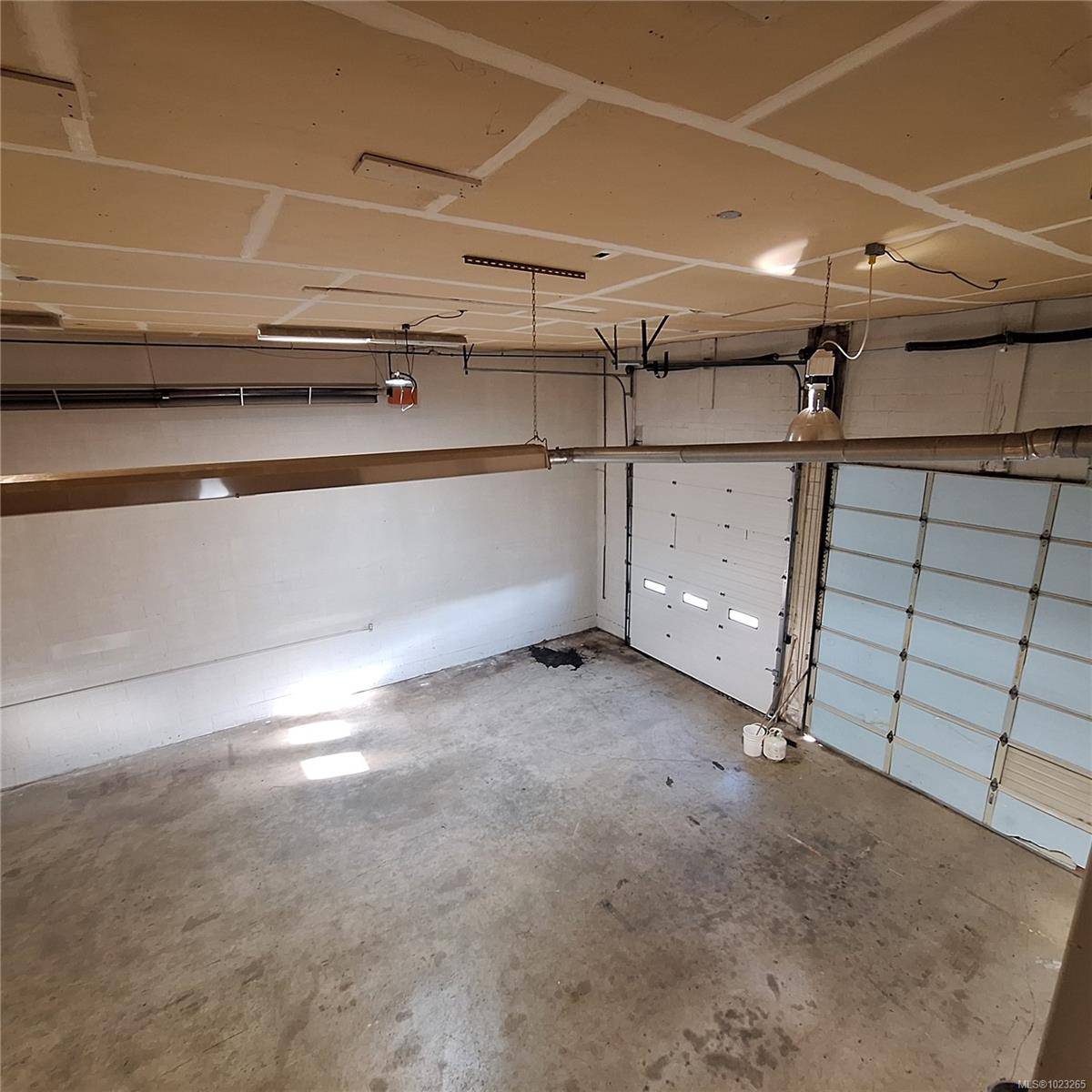 Nanaimo, BC V9T 3Y6,3043 Barons Rd