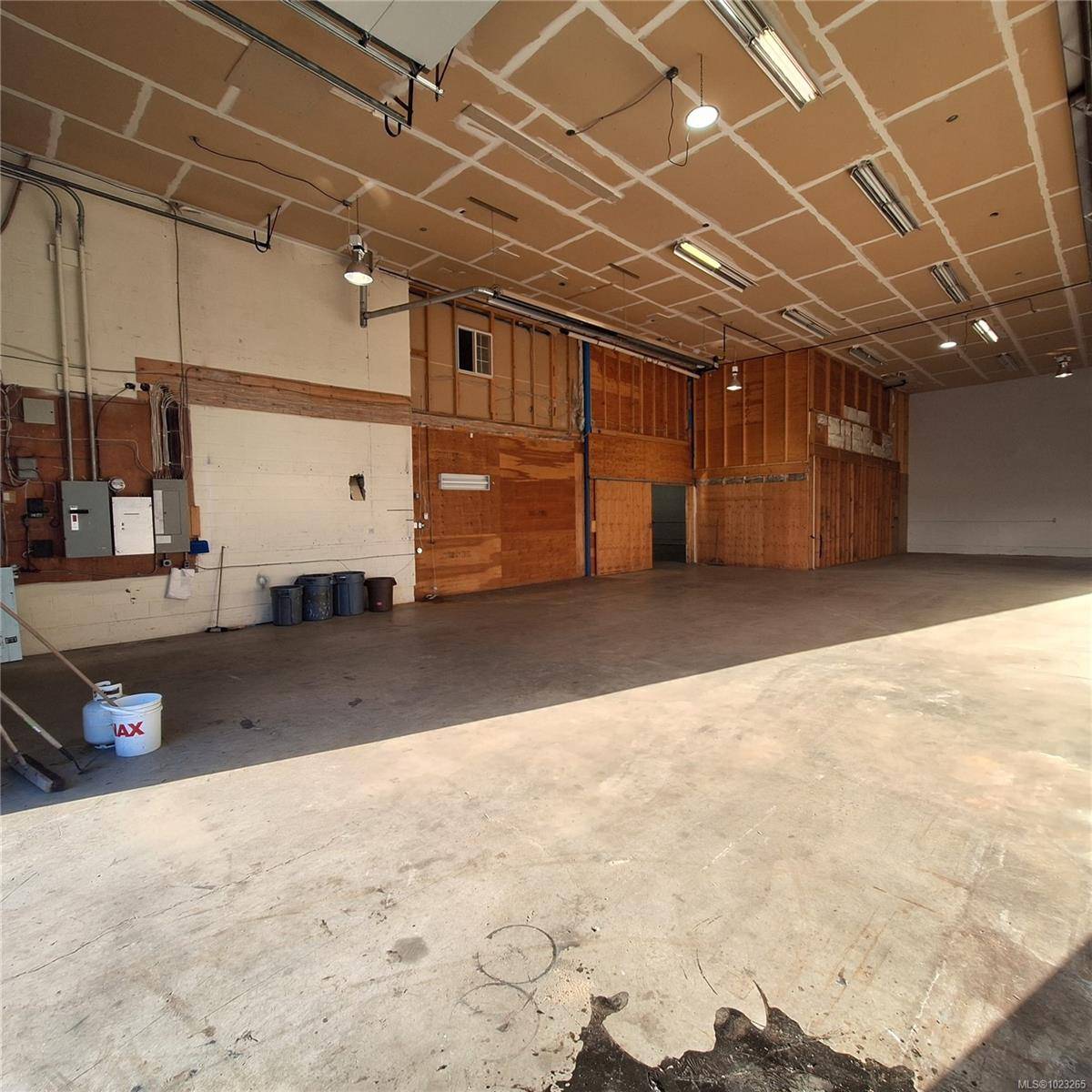 Nanaimo, BC V9T 3Y6,3043 Barons Rd