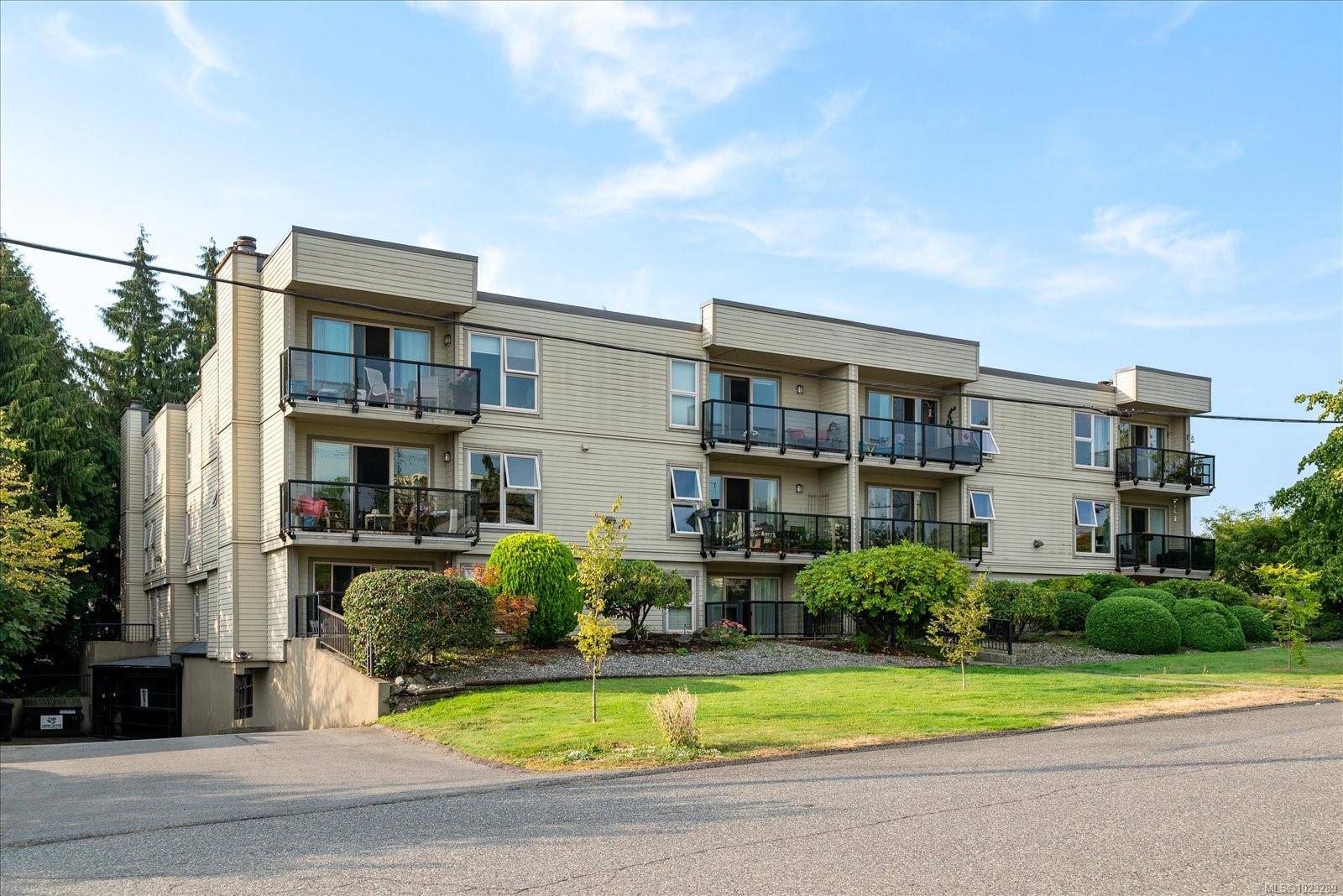 Nanaimo, BC V9S 4E8,160 Vancouver Ave #308