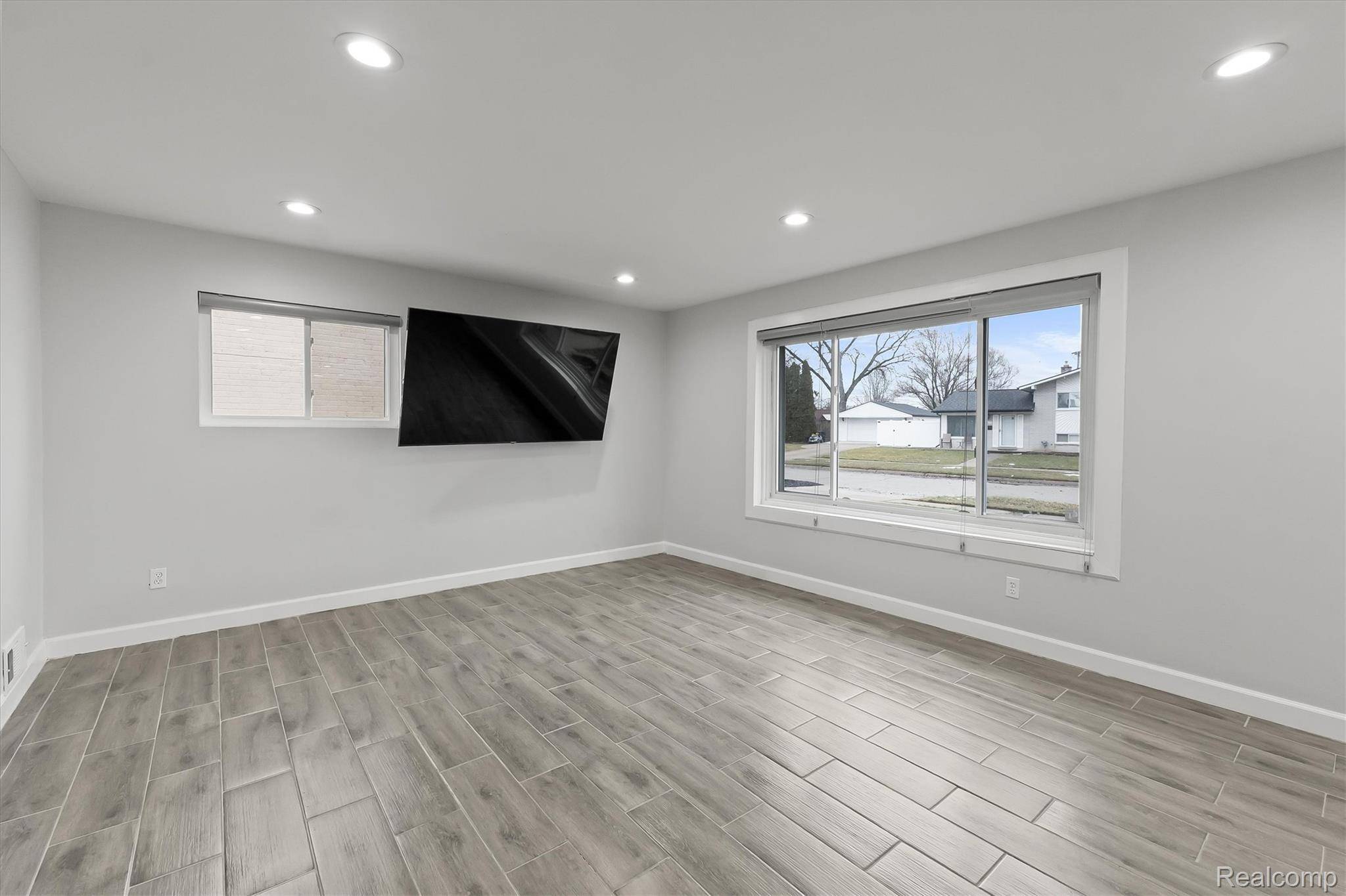 Westland, MI 48185,30684 Gladys AVE