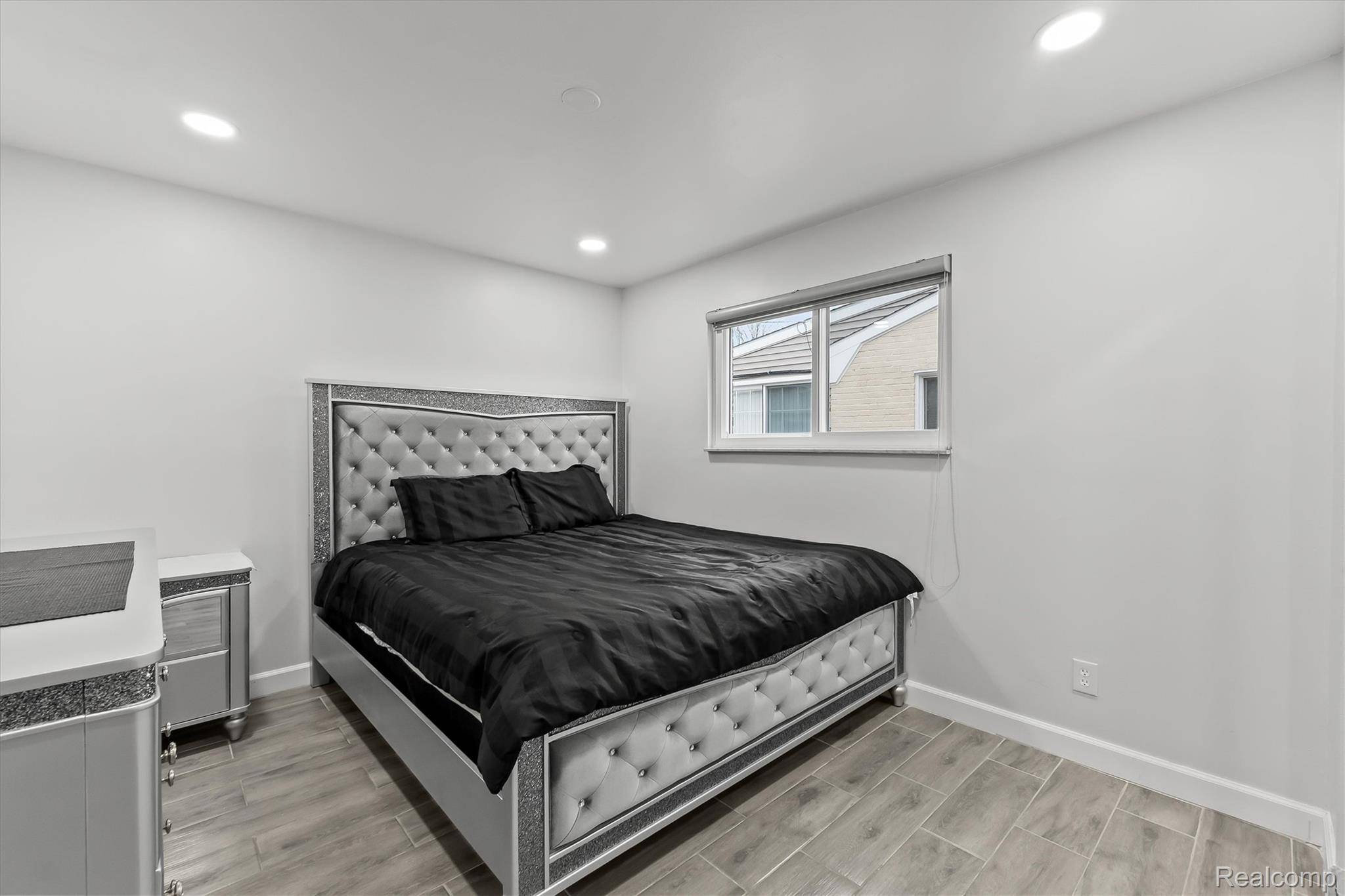 Westland, MI 48185,30684 Gladys AVE