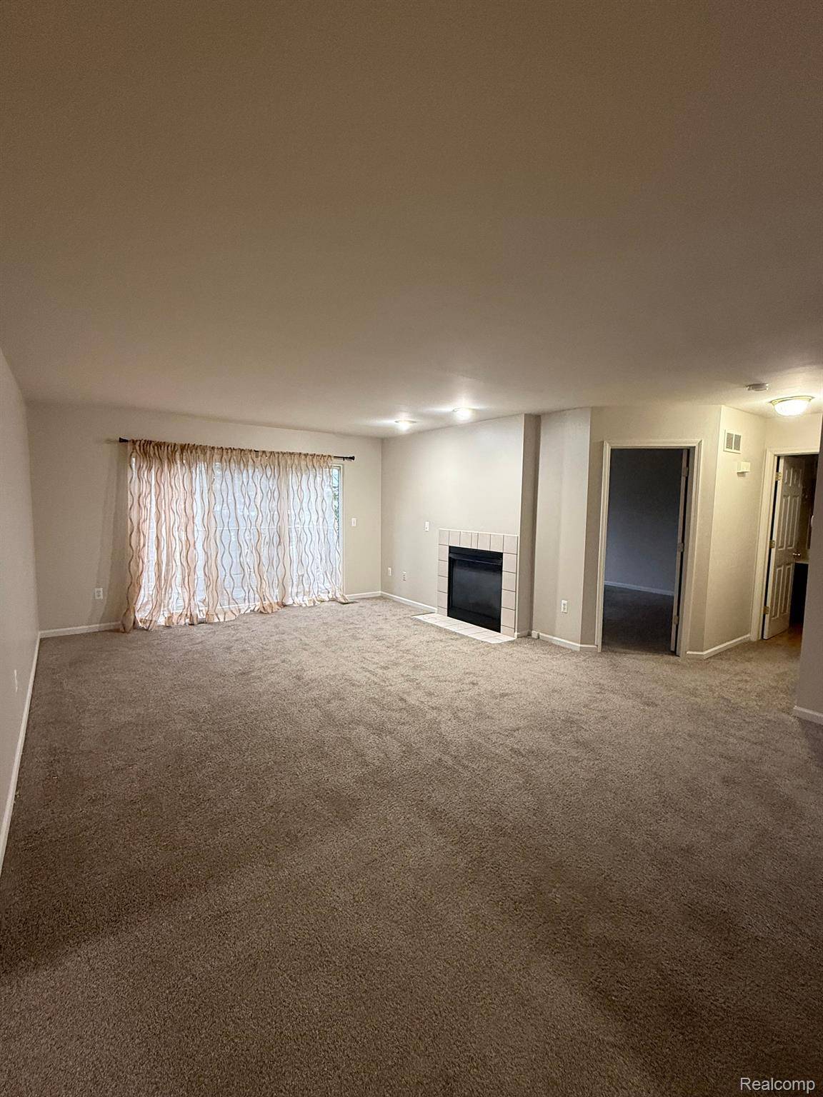 Troy, MI 48085,955 SANDALWOOD DR