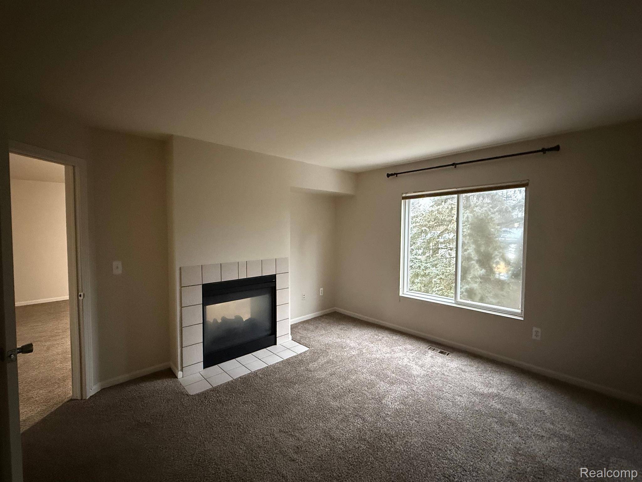 Troy, MI 48085,955 SANDALWOOD DR