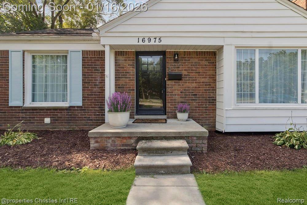 Beverly Hills, MI 48025,16975 W Fourteen Mile RD