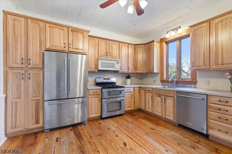 Hampton Boro, NJ 08827,42 Main St