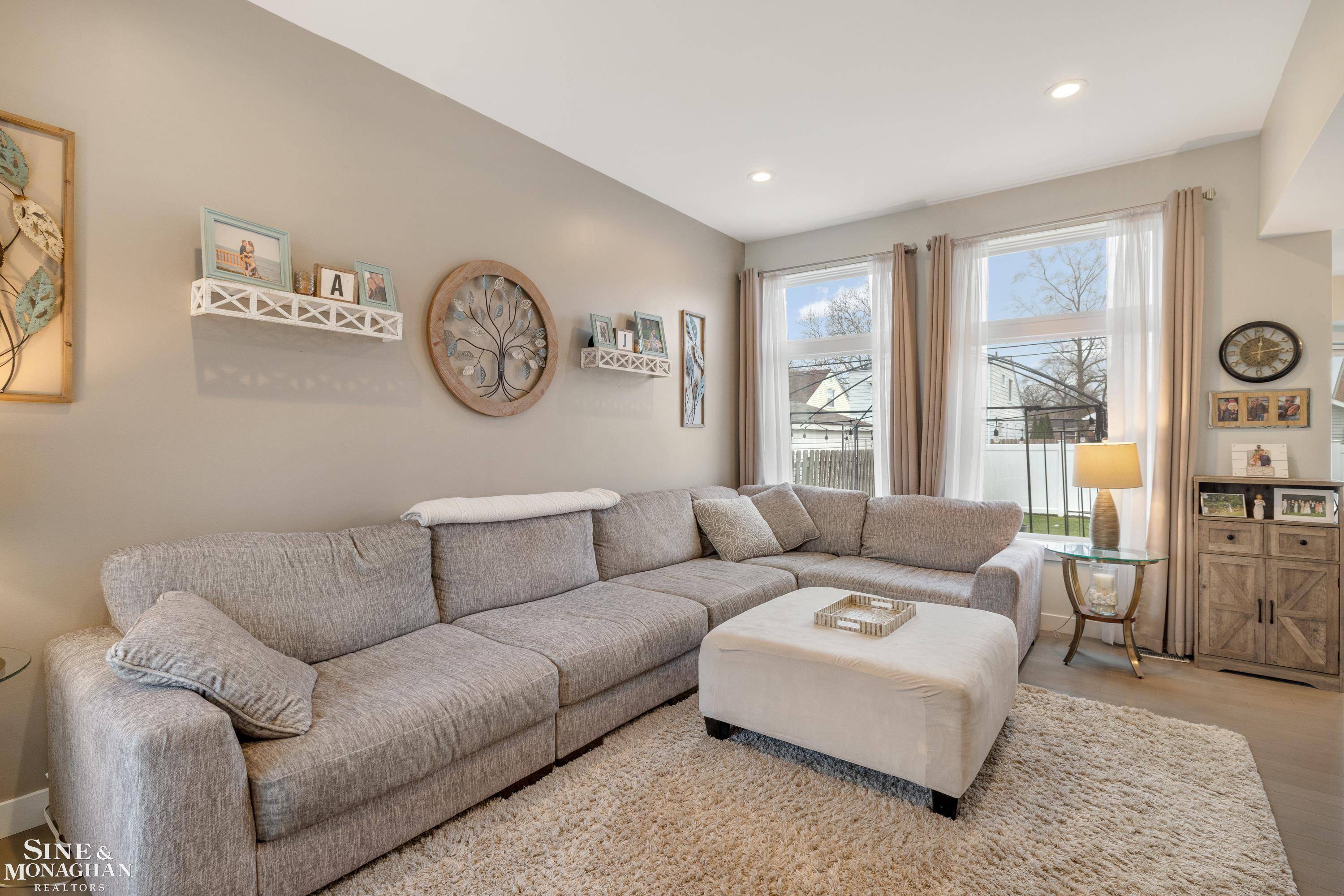 Saint Clair Shores, MI 48080,21622 Rosedale ST