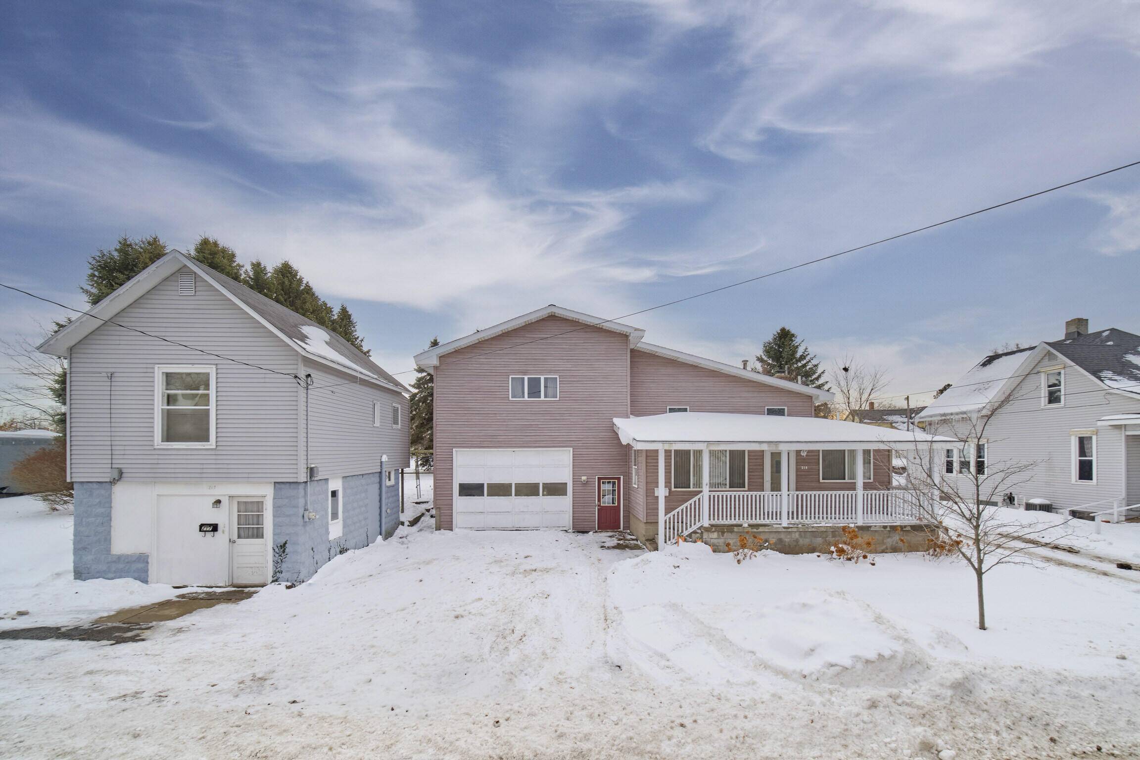 Manistee, MI 49660,219 2nd AVE