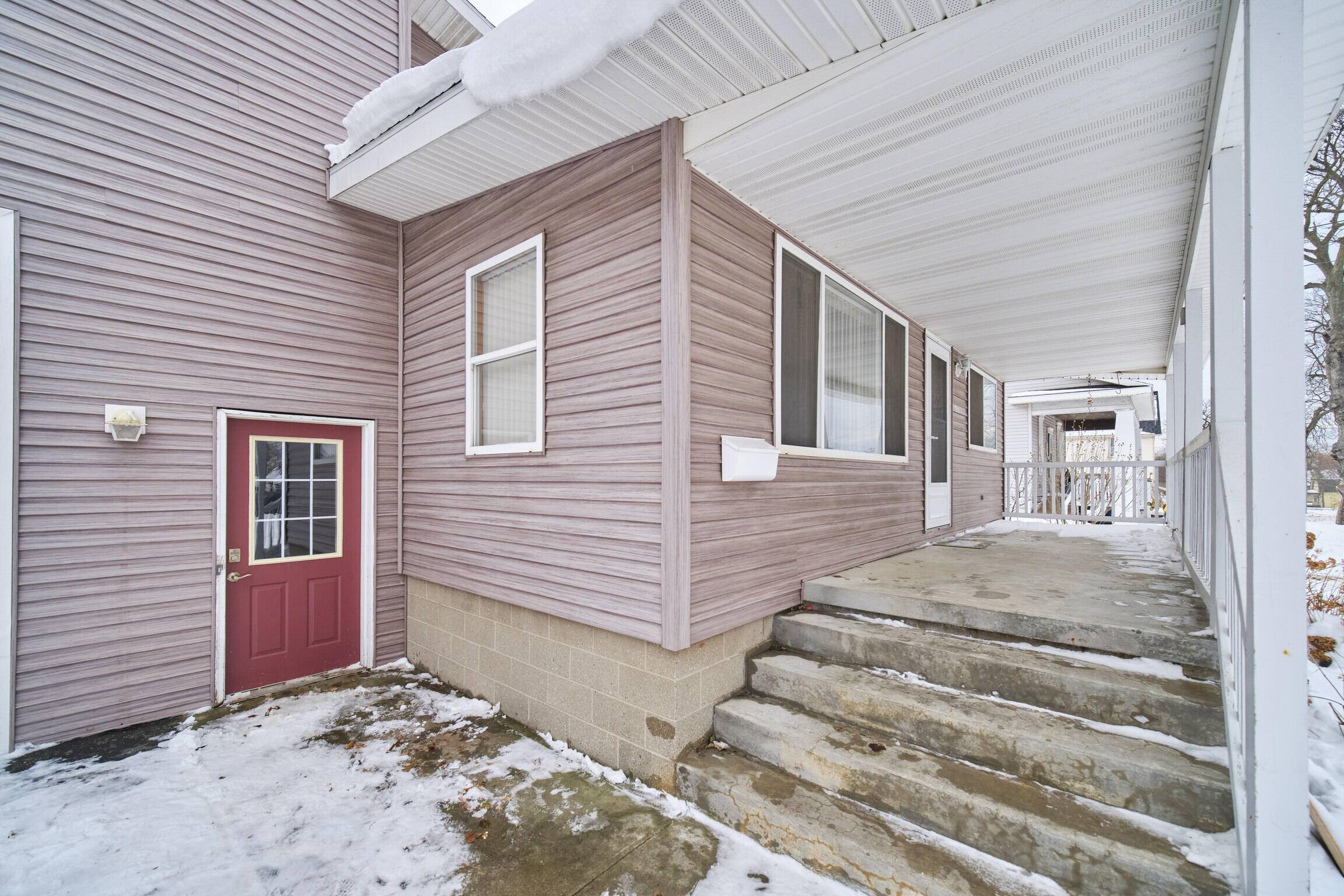 Manistee, MI 49660,219 2nd AVE