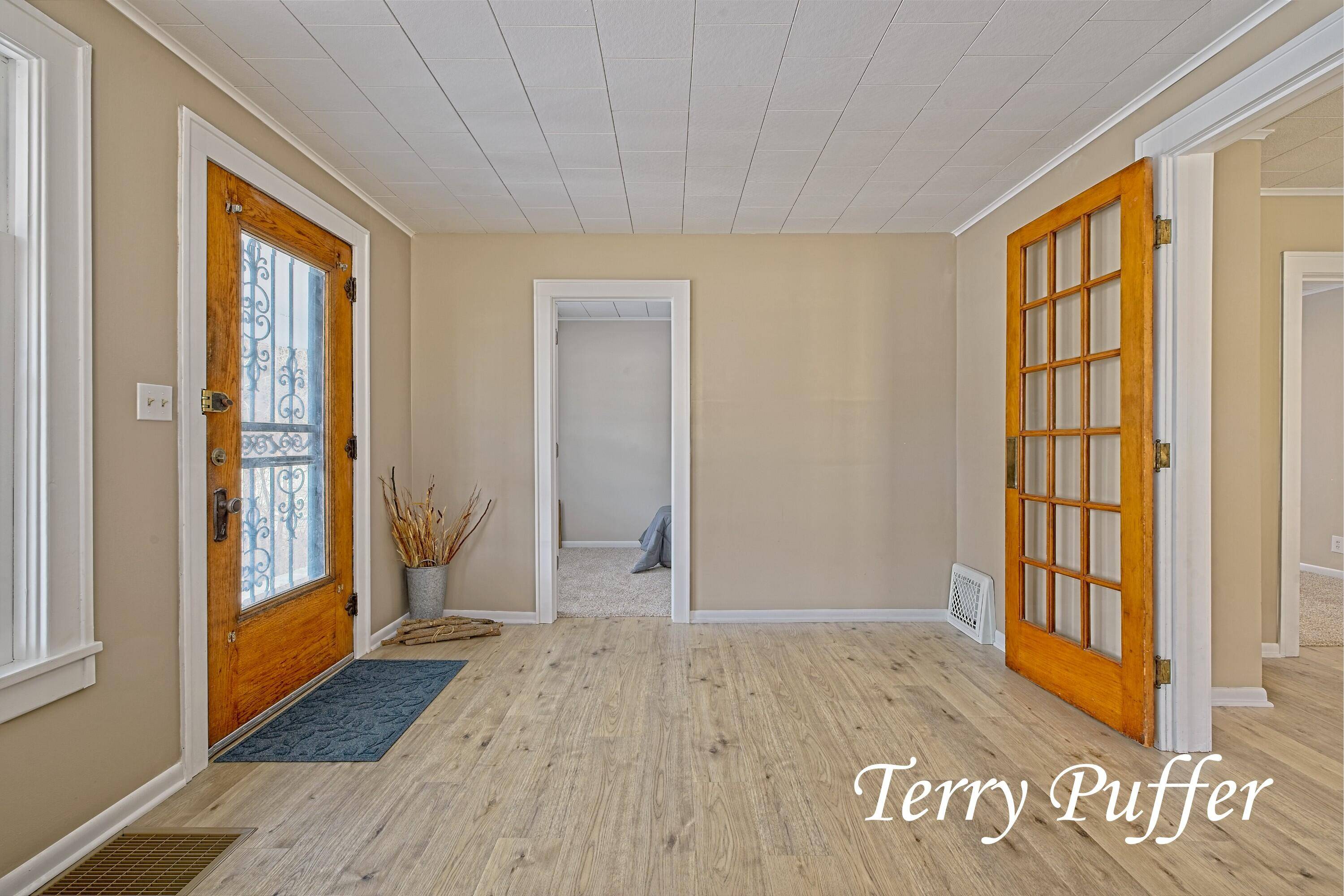 Muskegon, MI 49441,1707 Division ST