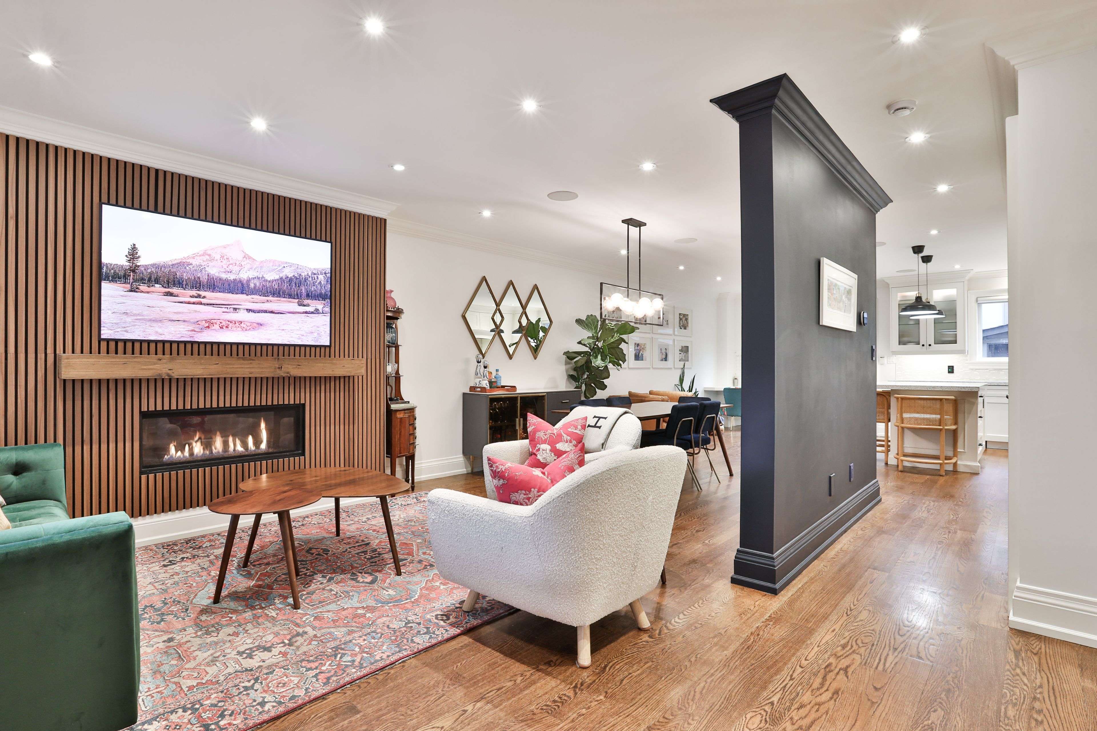 Toronto C10, ON M4S 1L2,665 Millwood RD