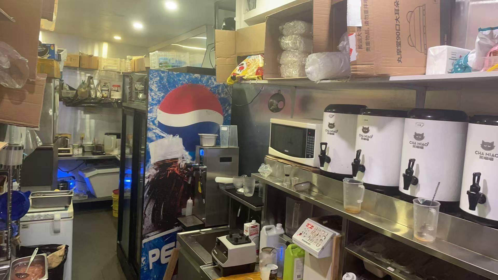 Toronto C01, ON M5G 1C8,201 Dundas ST W