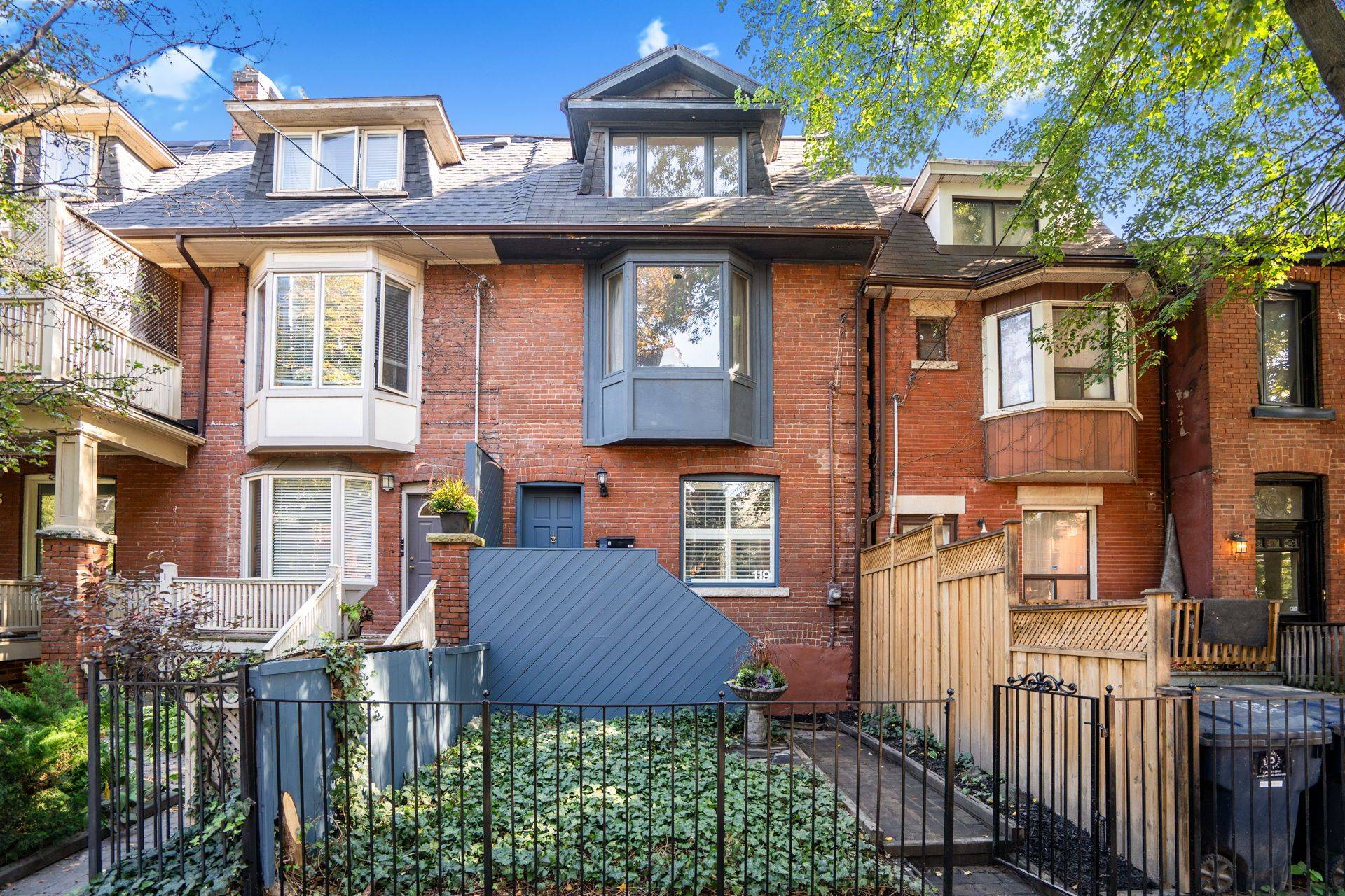 Toronto C08, ON M5A 2T3,119 Seaton ST