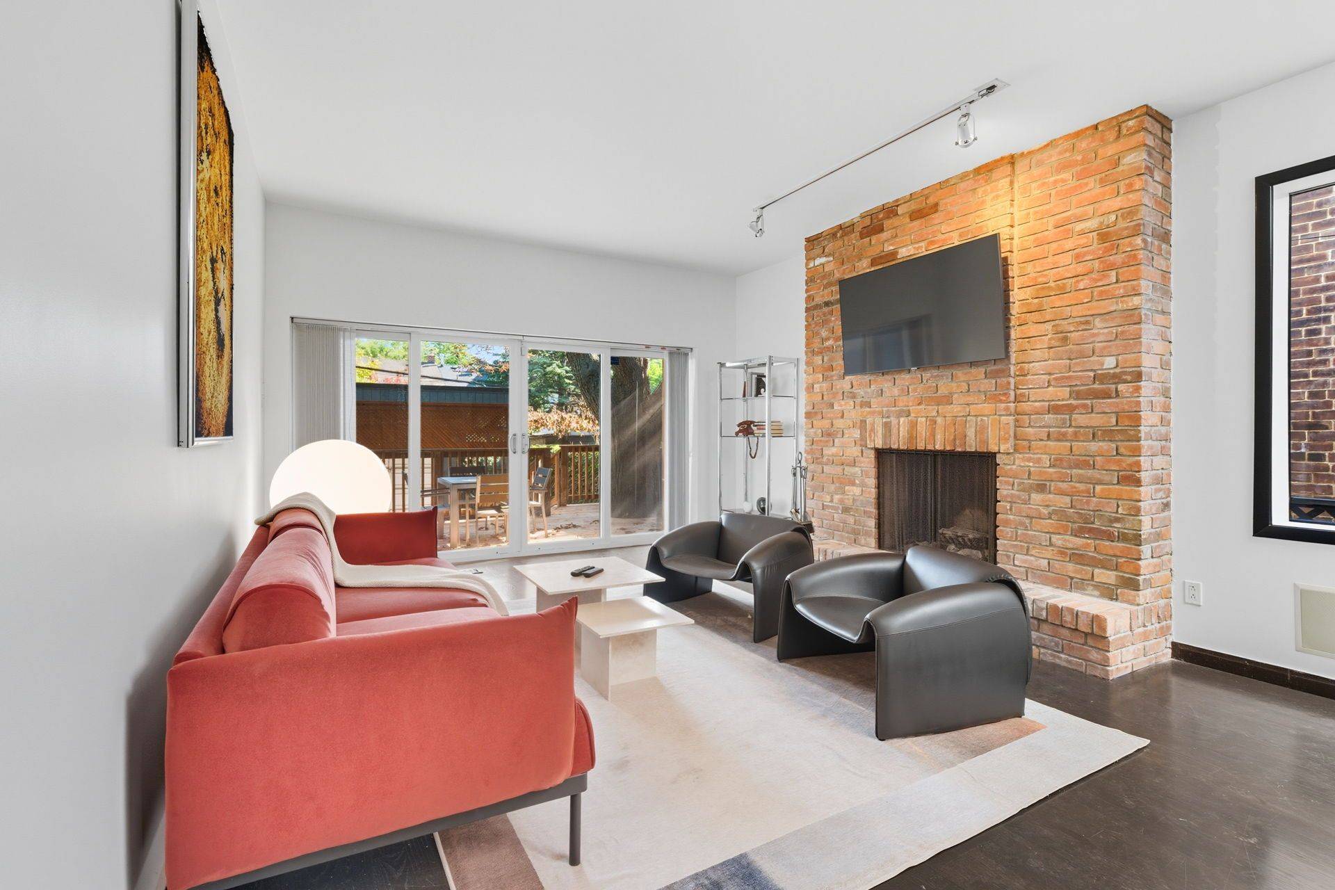 Toronto C08, ON M5A 2T3,119 Seaton ST