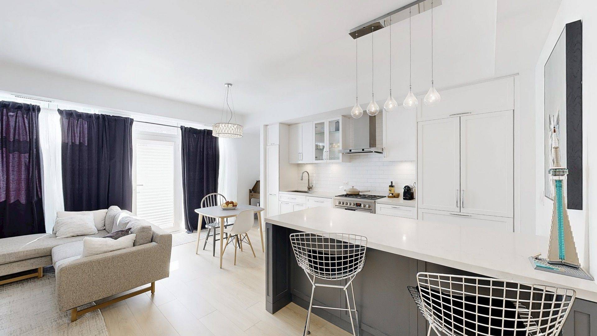 Toronto C11, ON M4G 0C1,25 Malcolm RD #TH-112