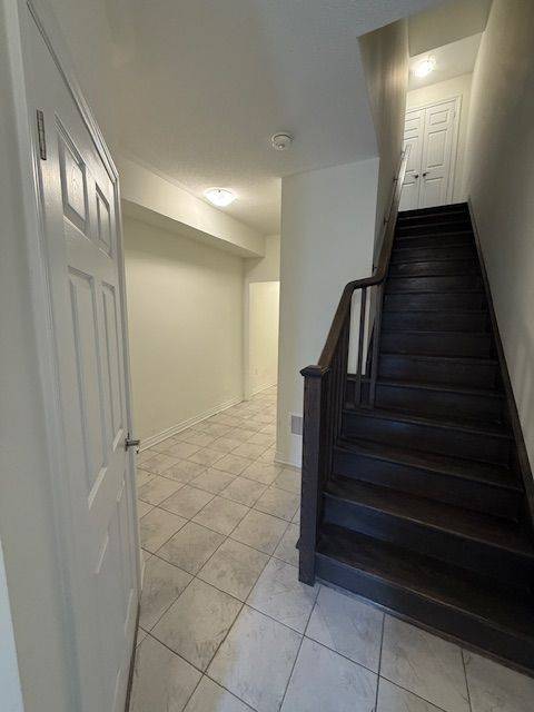 Pickering, ON L1X 0L1,1034 Reflection PL #402