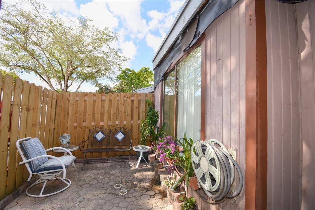 Plantation, FL 33313,1748 NW 74th Ave #19