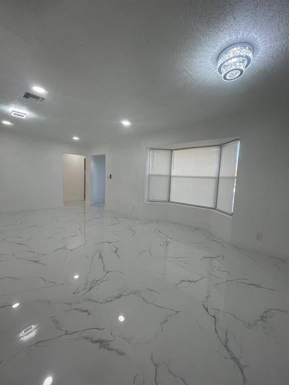 Lauderdale Lakes, FL 33309,3290 NW 39th St