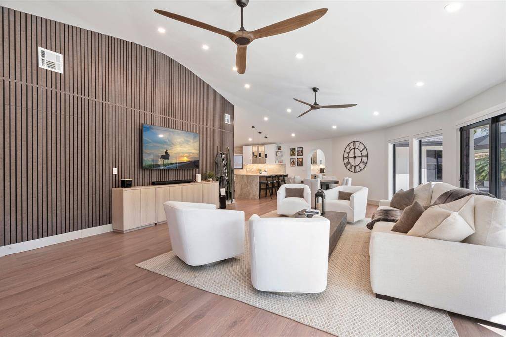 Plantation, FL 33324,700 S OLD NOB HILL ROAD