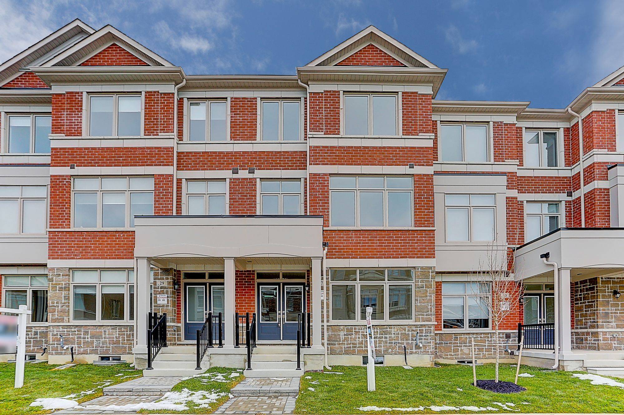 Markham, ON L6B 1R2,27 Floyd Ford WAY