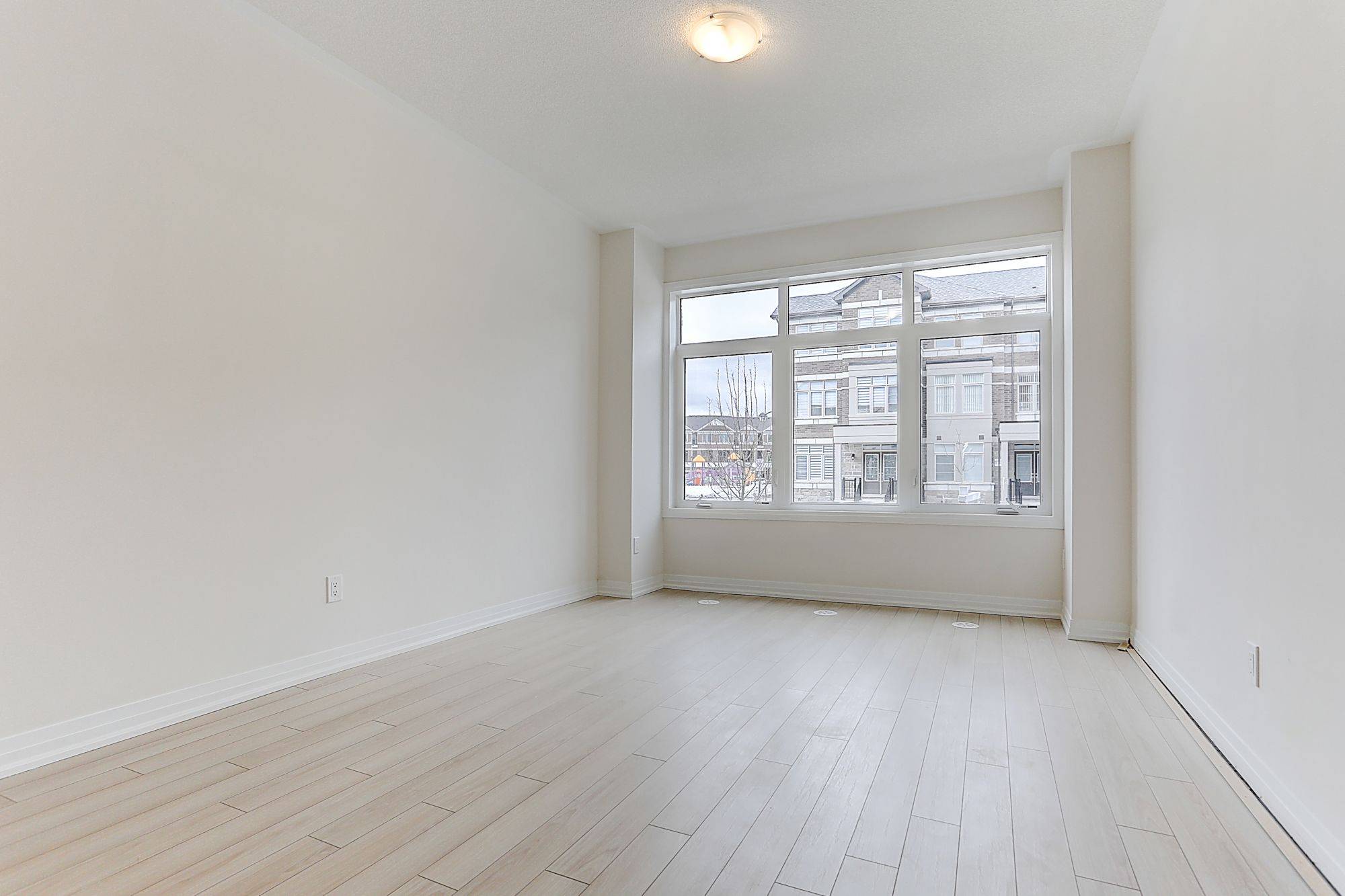 Markham, ON L6B 1R2,27 Floyd Ford WAY