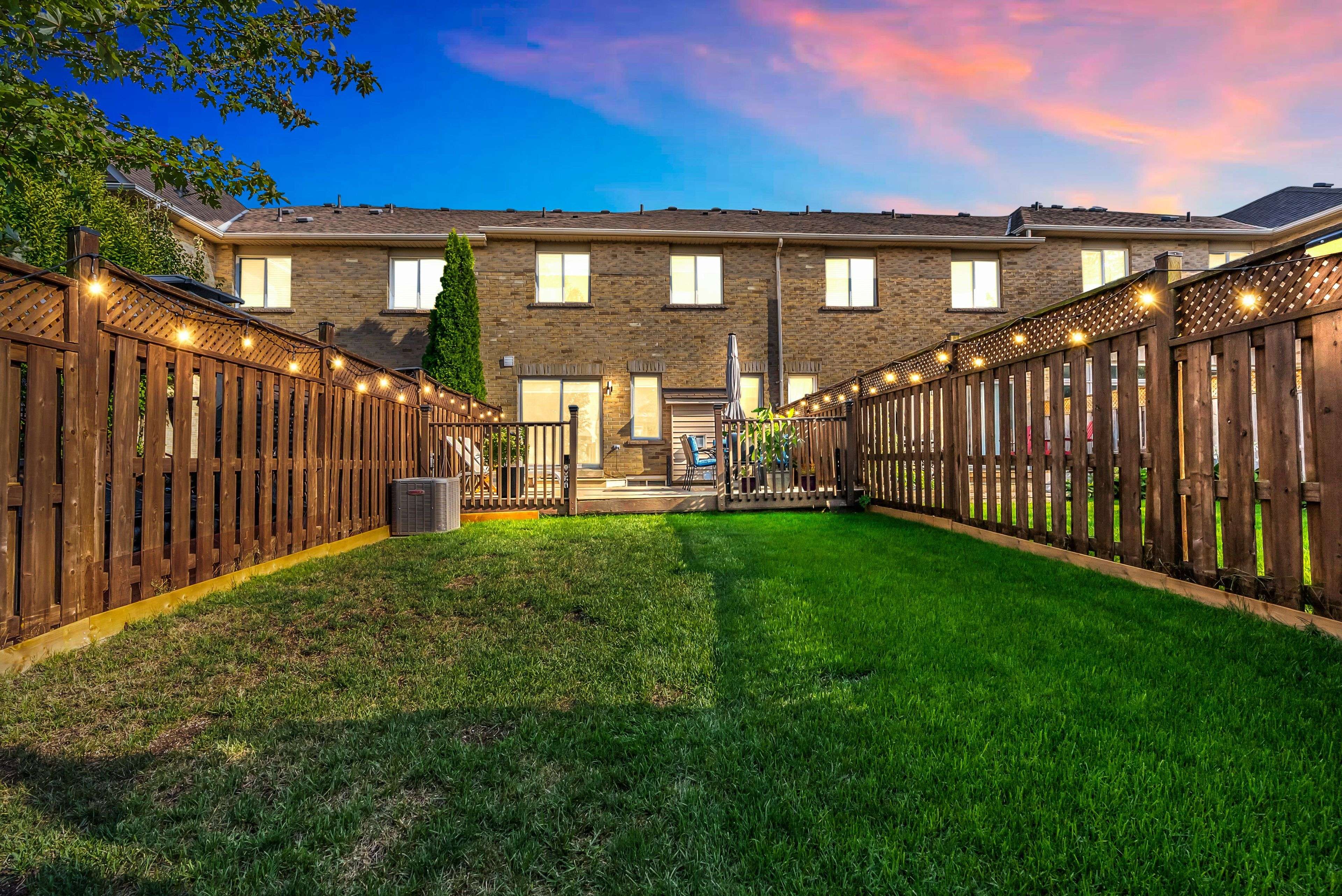 Burlington, ON L7M 5B2,2511 Boros RD #3