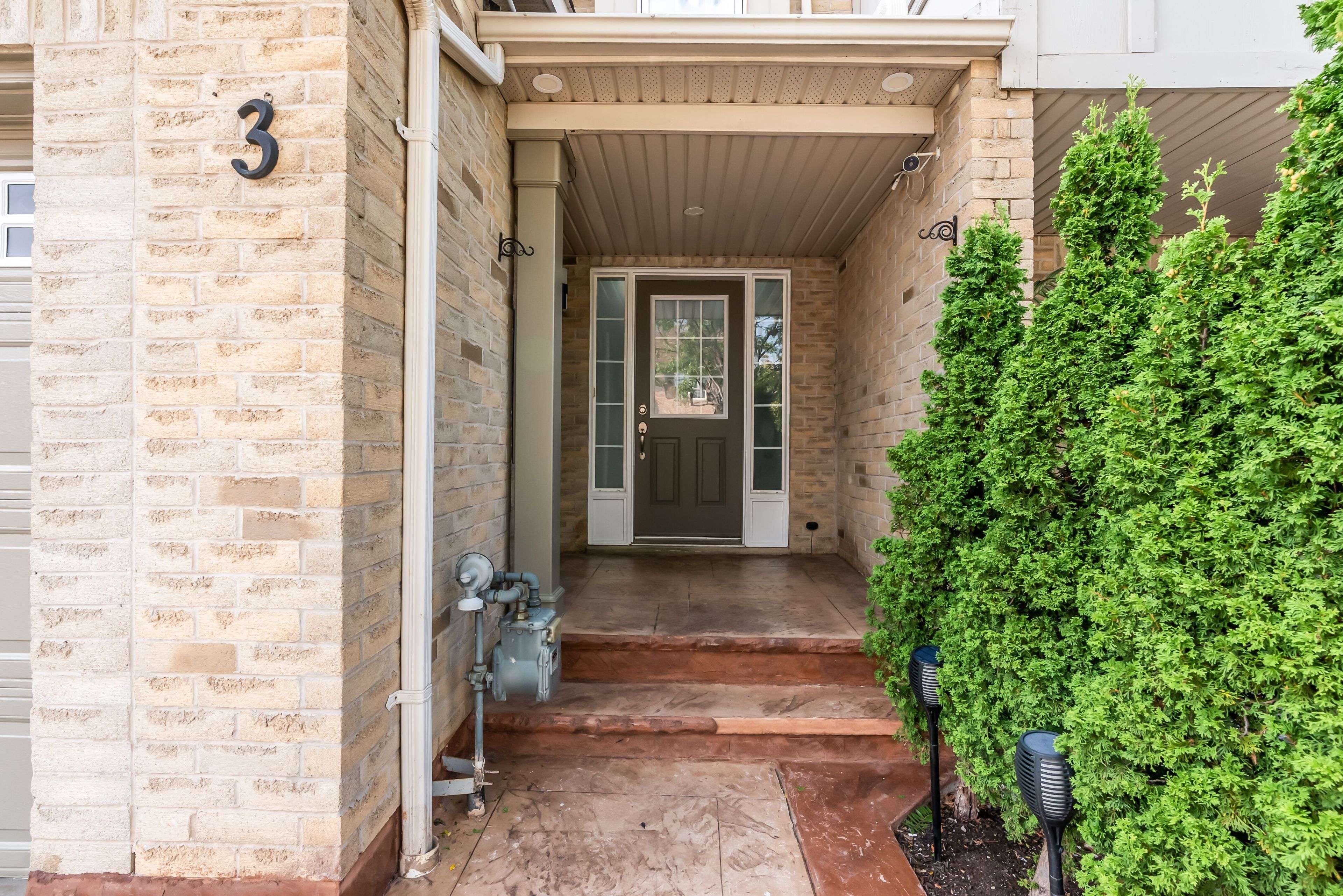 Burlington, ON L7M 5B2,2511 Boros RD #3