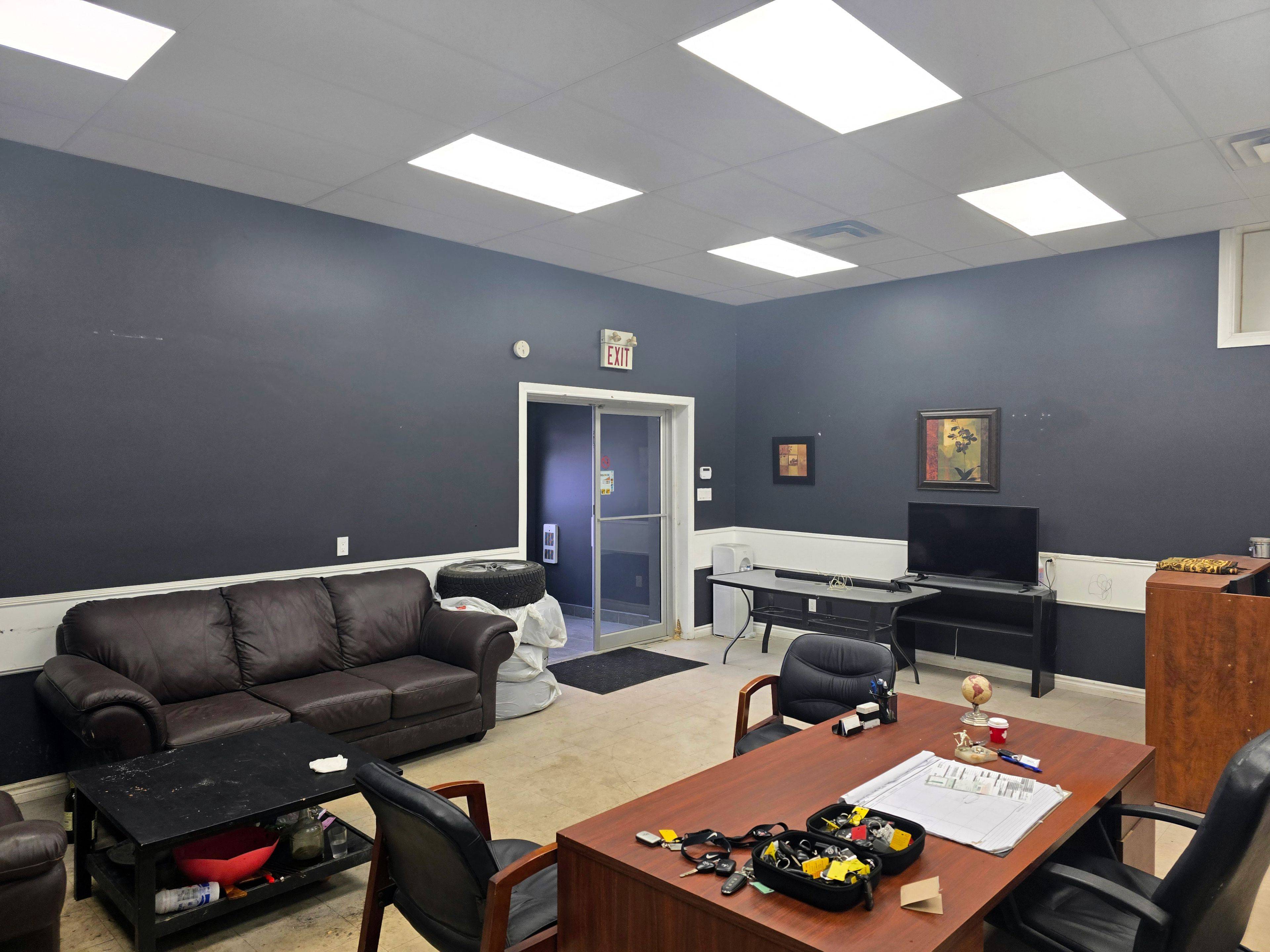 London South, ON N5Z 3H9,923 Commissioners RD E