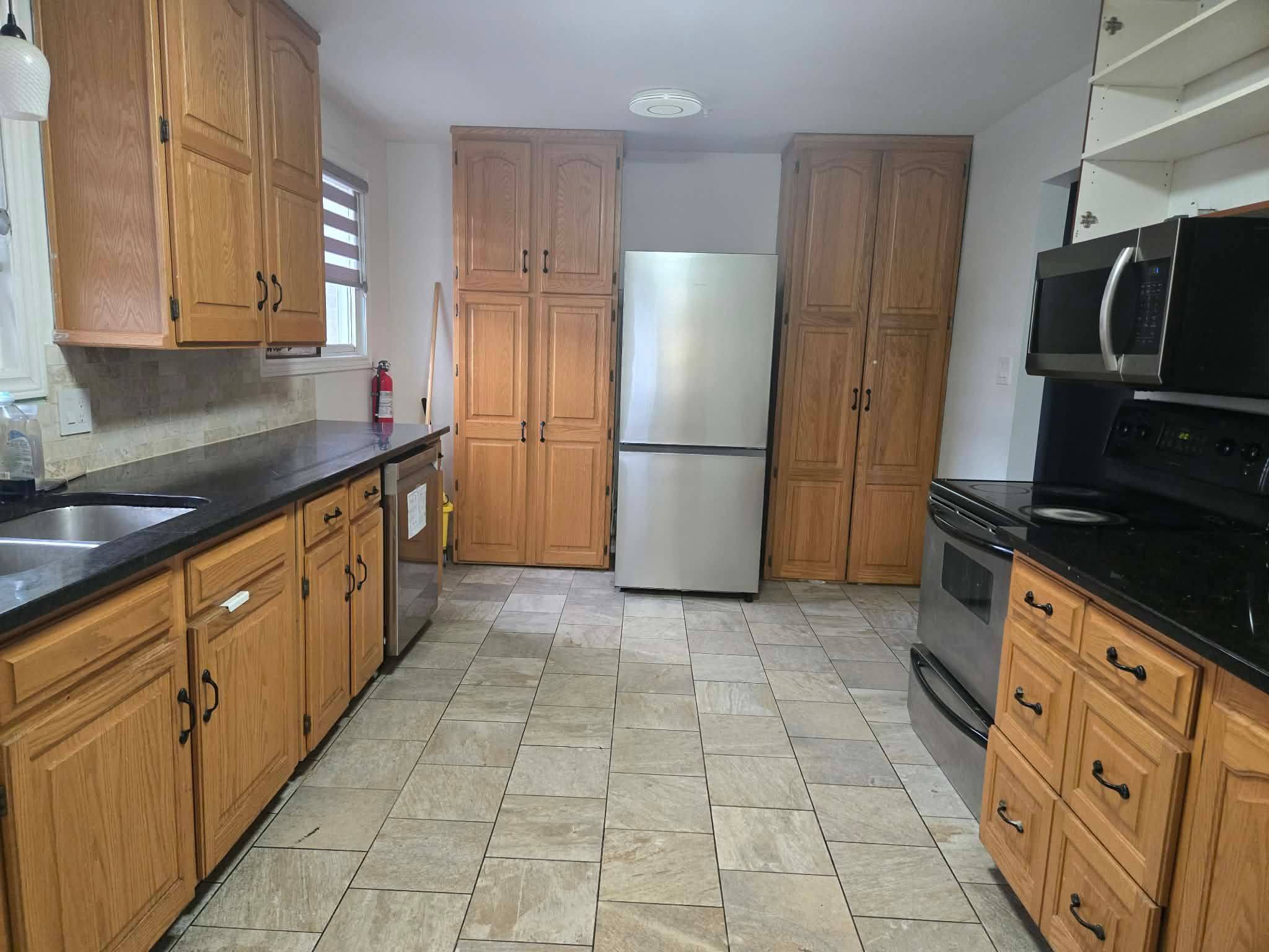 Niagara Falls, ON L2H 1Y8,6497 Charnwood AVE