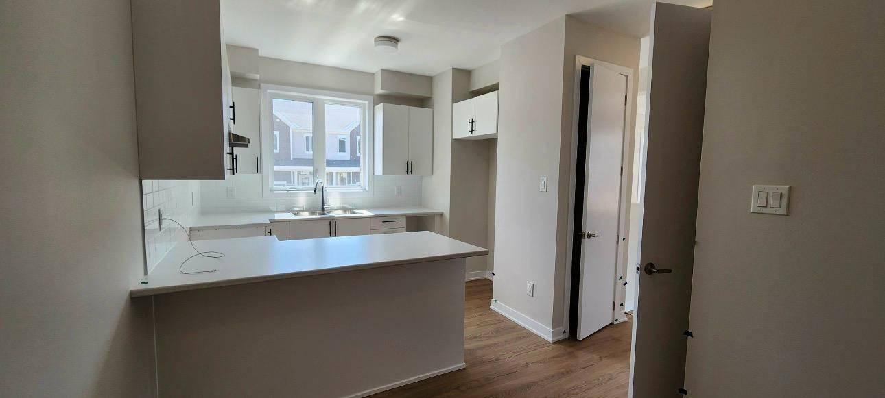 Barrhaven, ON K2J 7G7,139 Beebalm ST