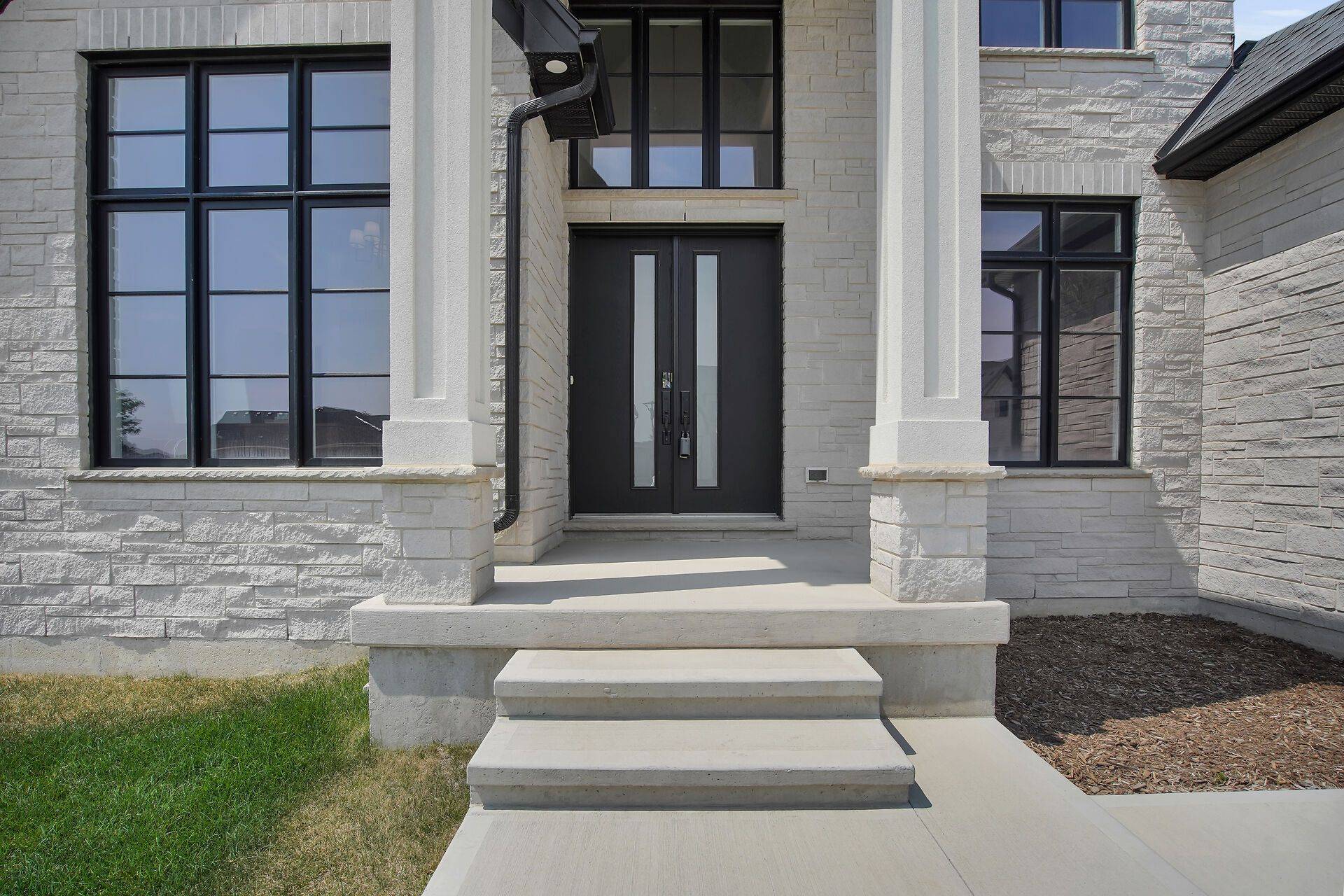 London North, ON N6G 3X9,868 Eagletrace DR